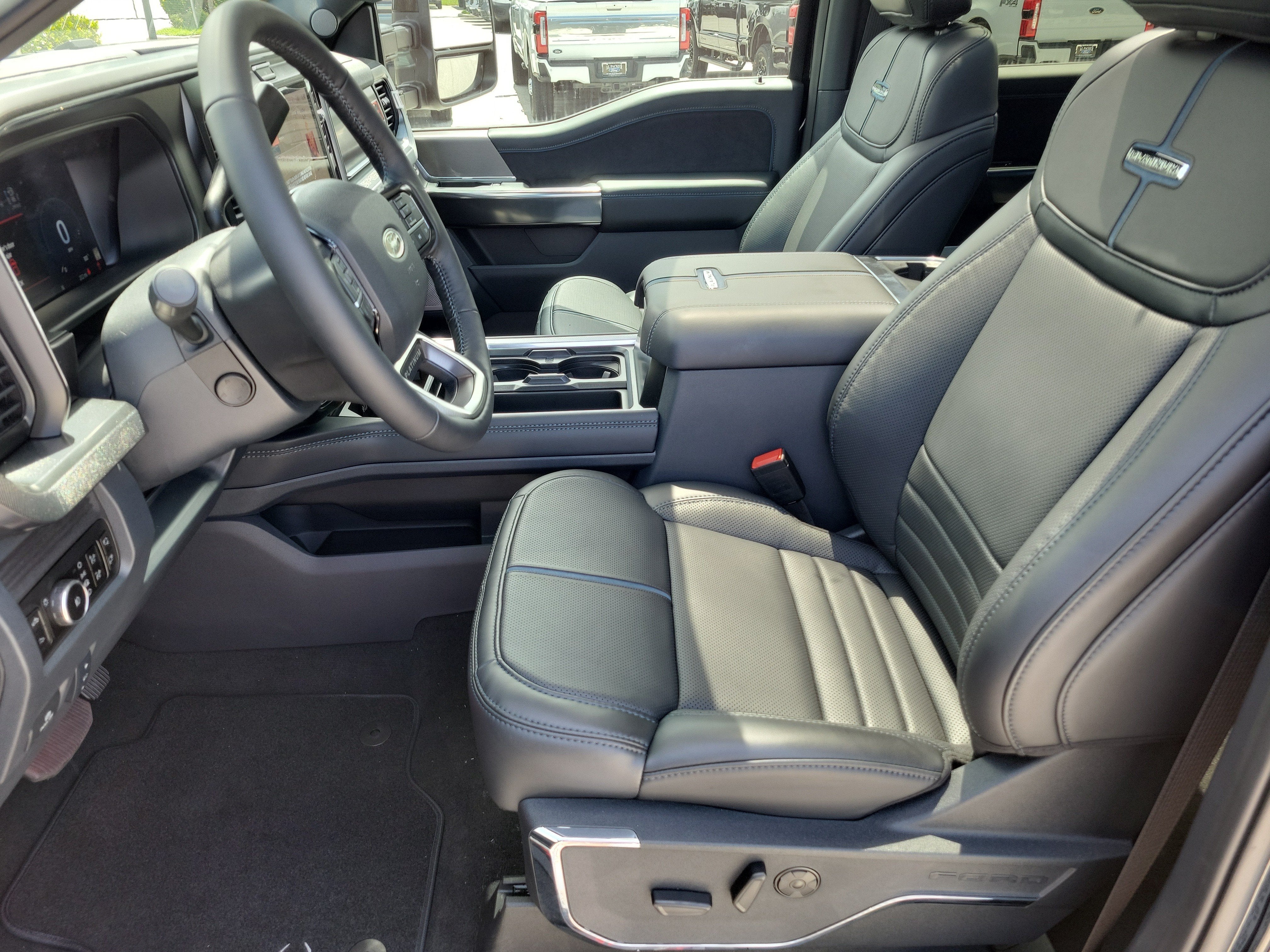 2026 Ford Super Duty F-350 DRW F-350® Platinum®