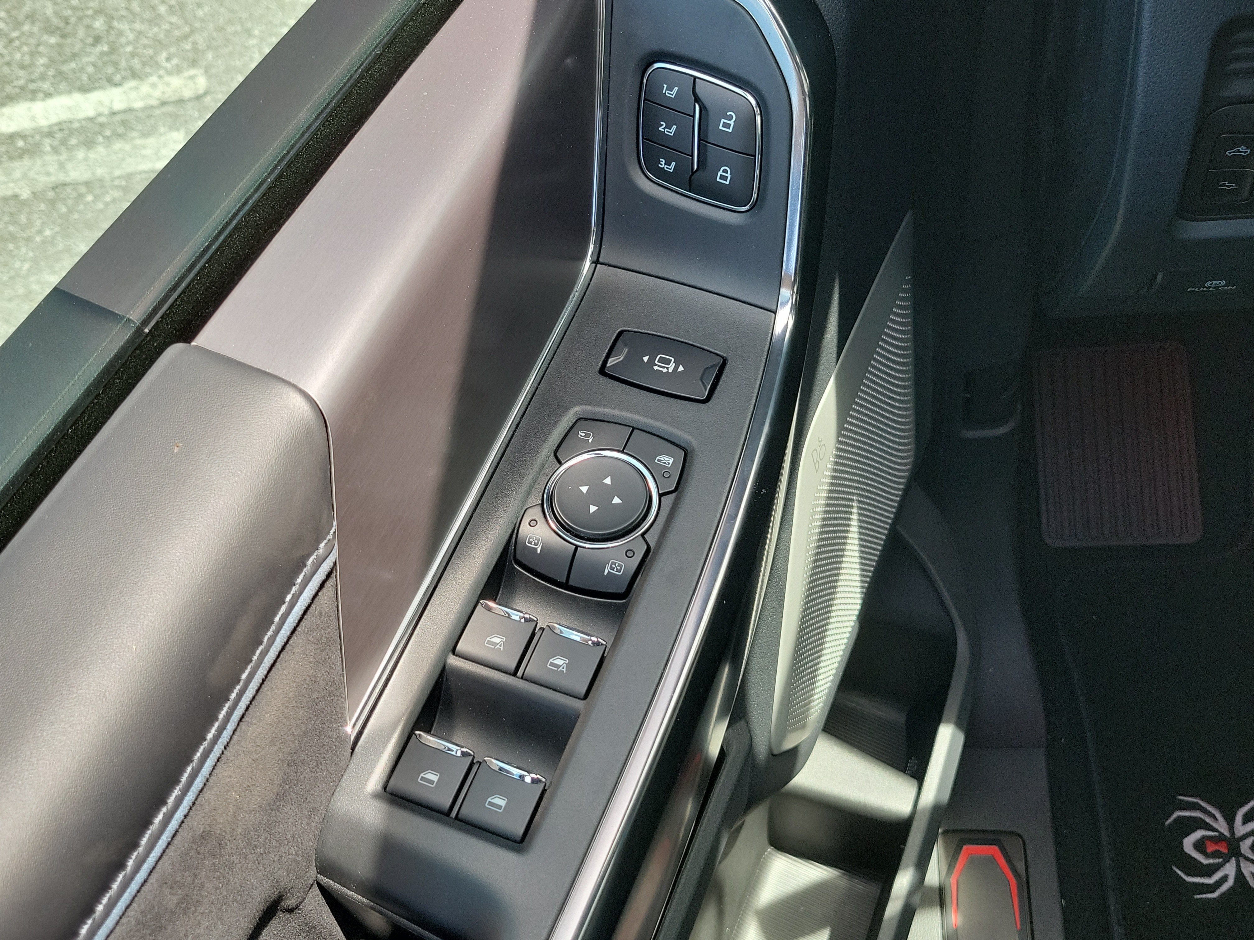 2026 Ford Super Duty F-350 DRW F-350® Platinum®