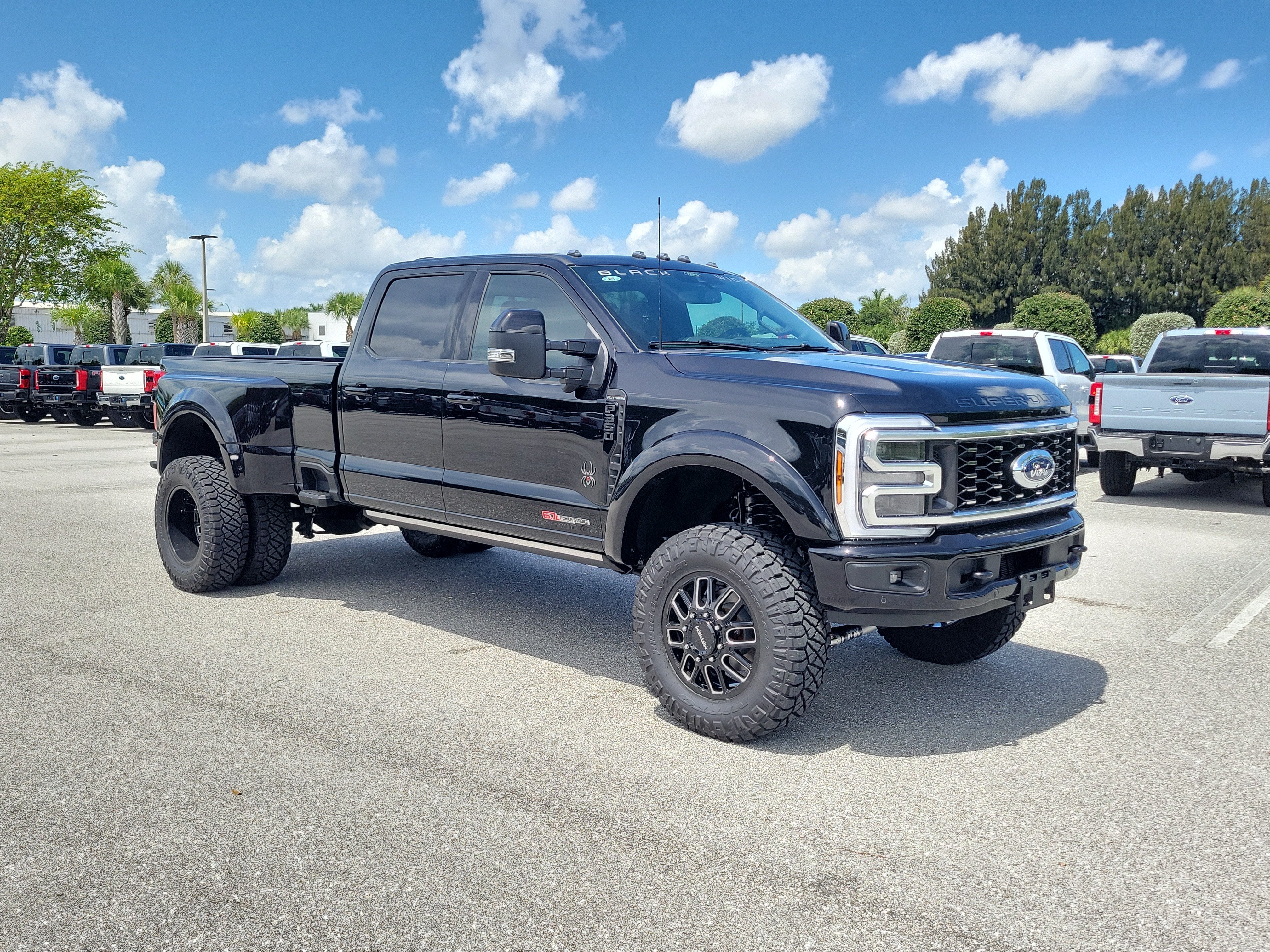2026 Ford Super Duty F-350 DRW F-350® Platinum®