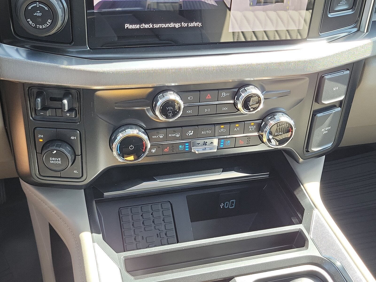 2026 Ford Super Duty F-350 DRW Platinum