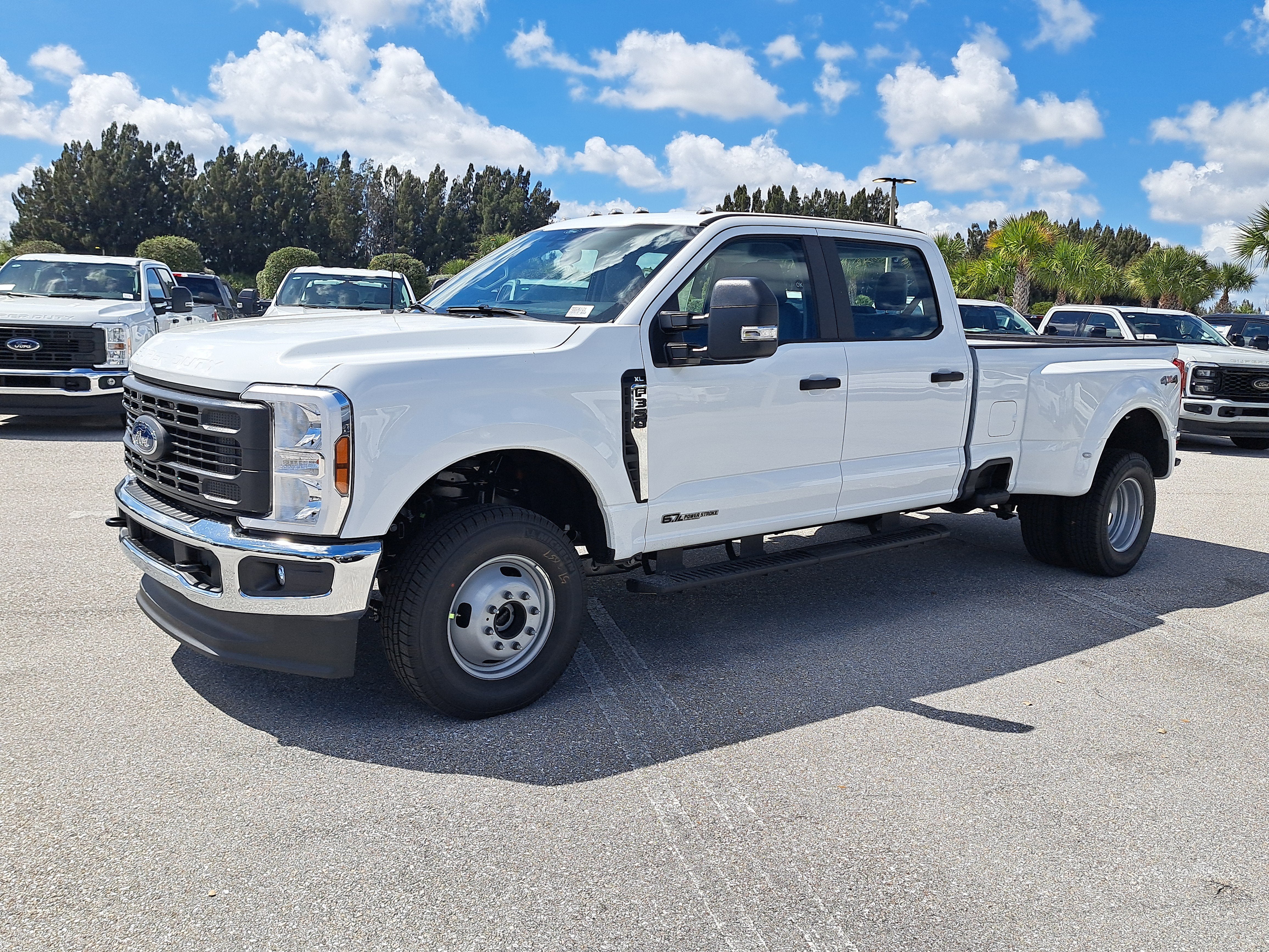 2026 Ford Super Duty F-350 DRW XL