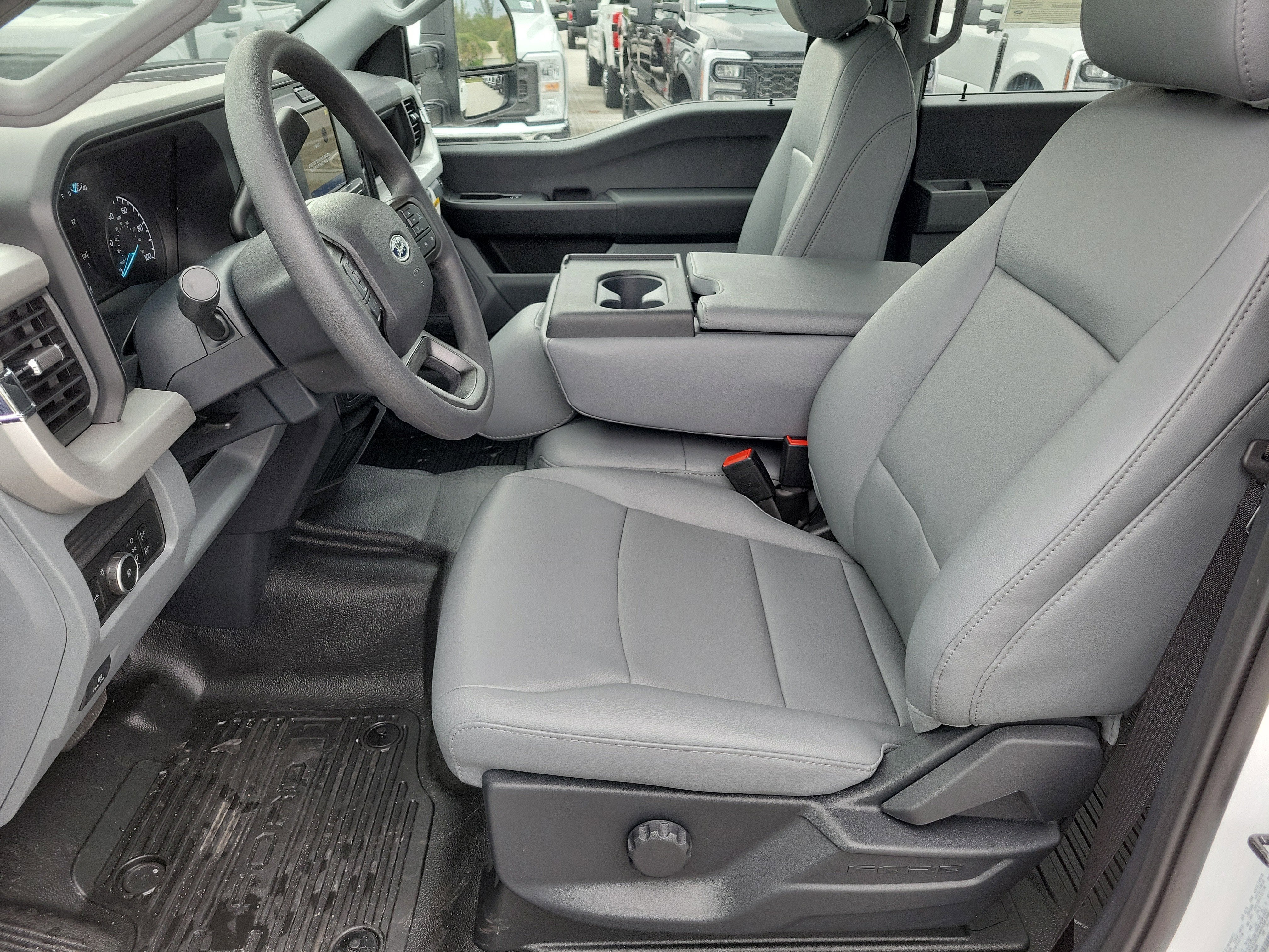 2026 Ford Super Duty F-350 DRW XL
