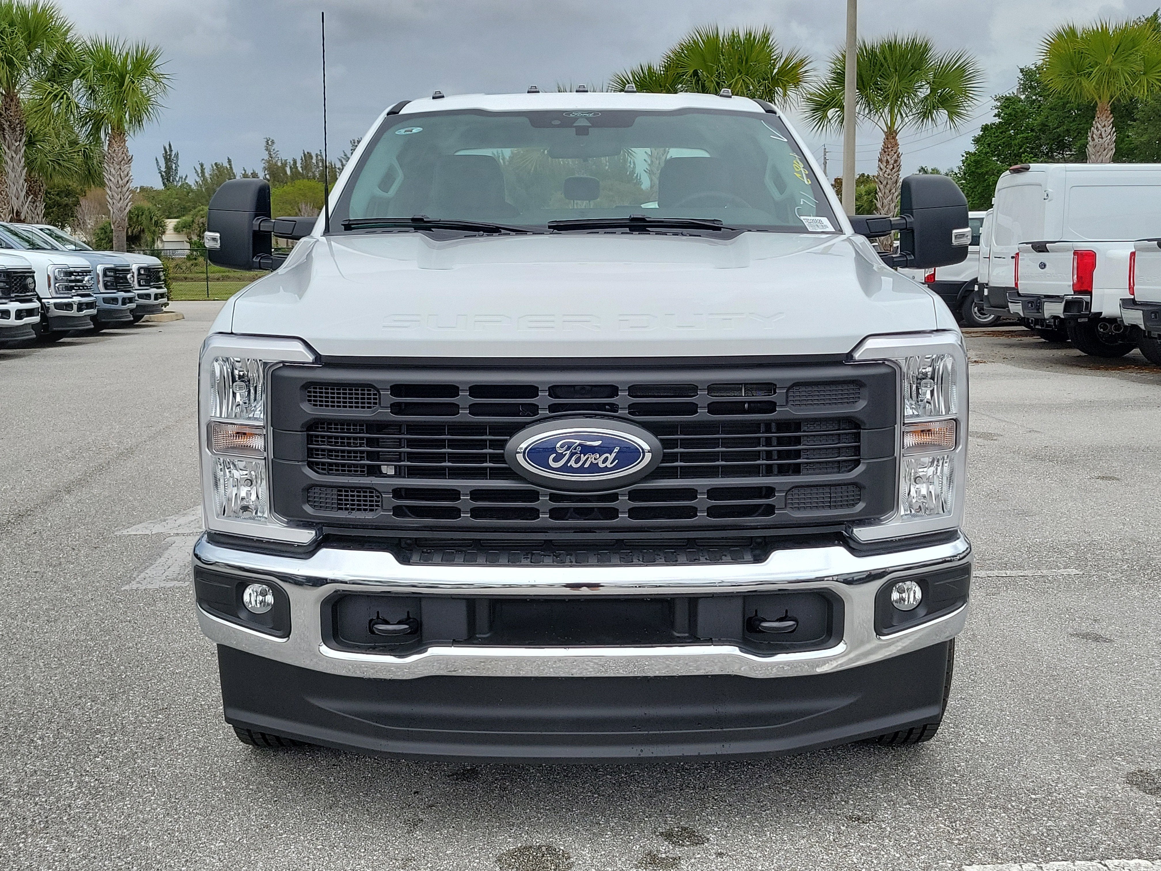 2026 Ford Super Duty F-350 DRW XL