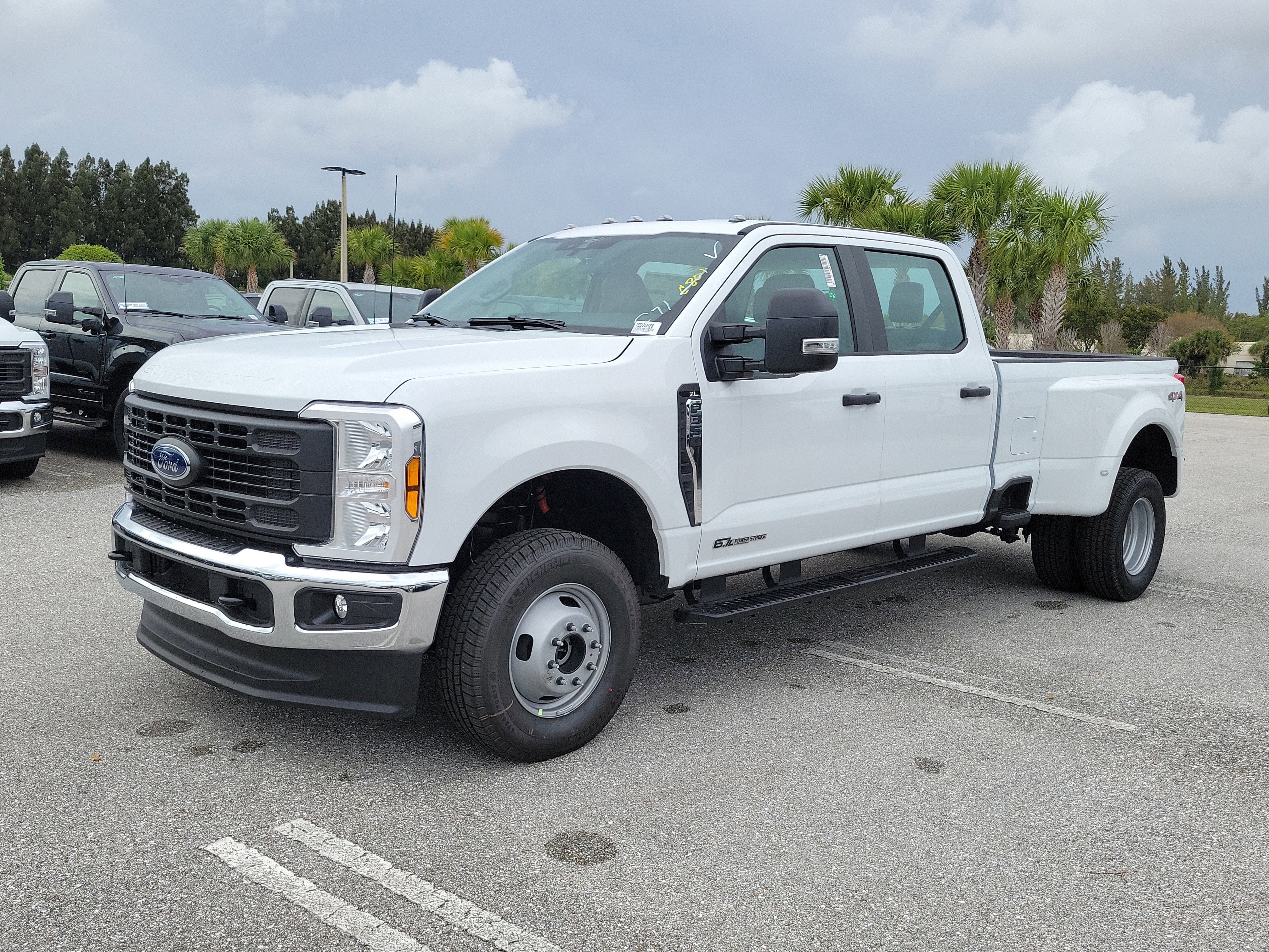 2026 Ford Super Duty F-350 DRW XL