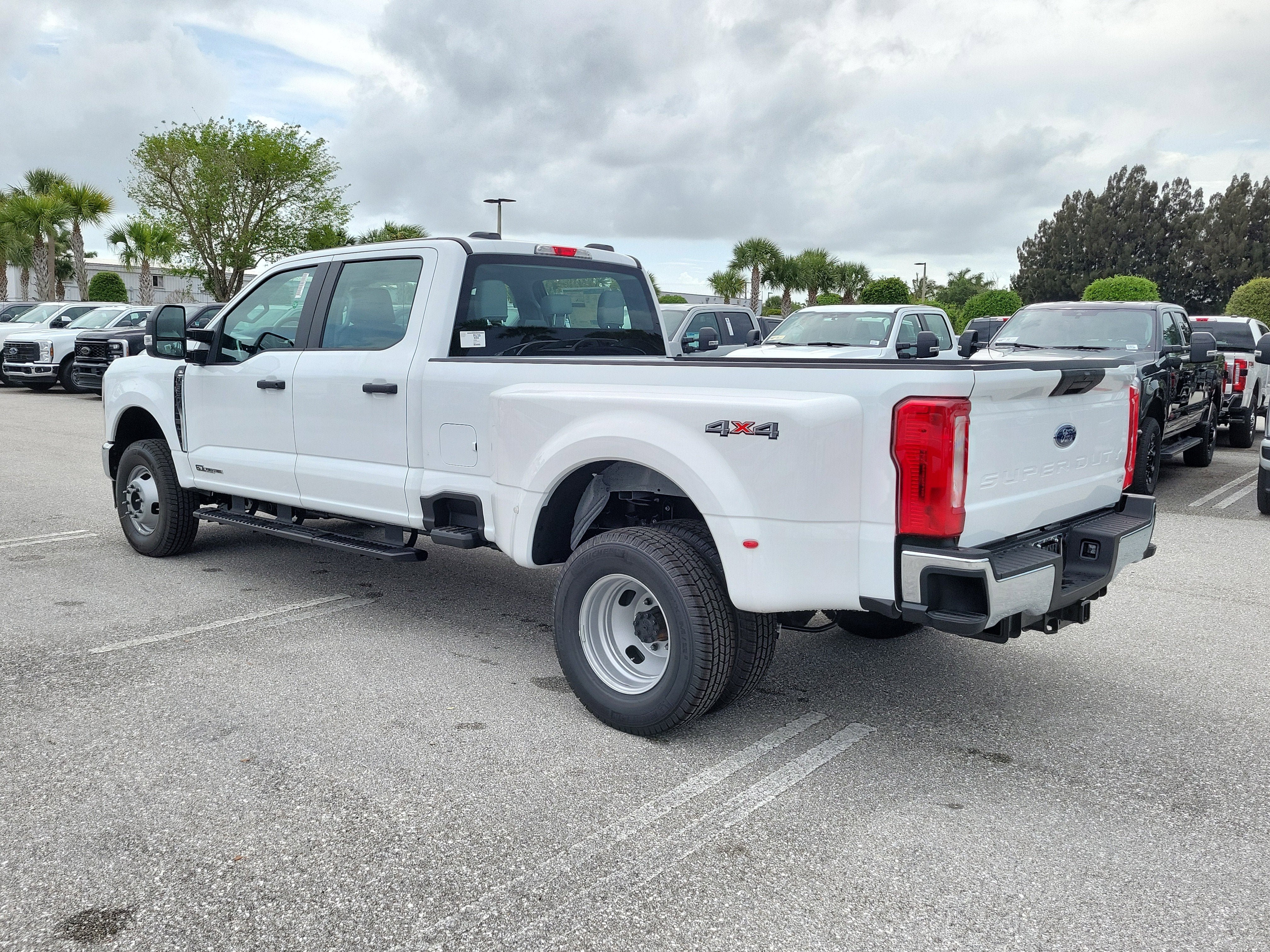 2026 Ford Super Duty F-350 DRW XL