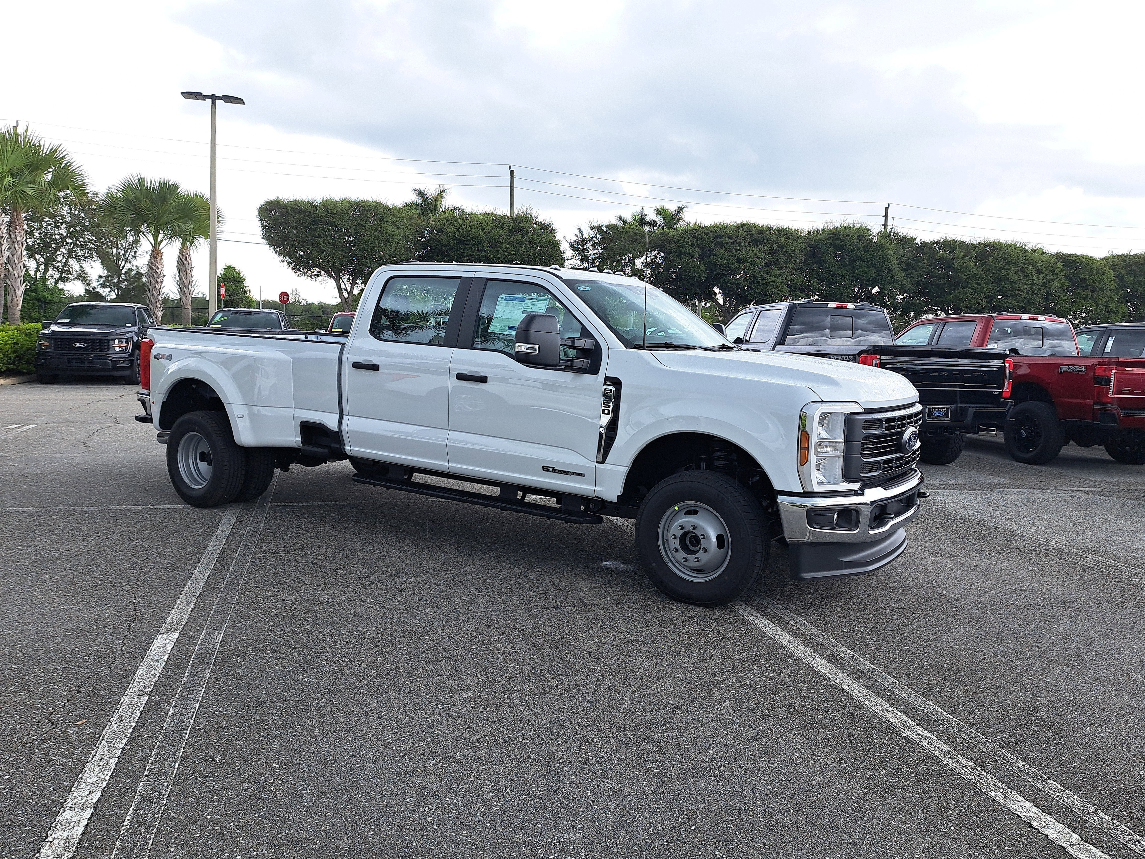 2026 Ford Super Duty F-350 DRW XL