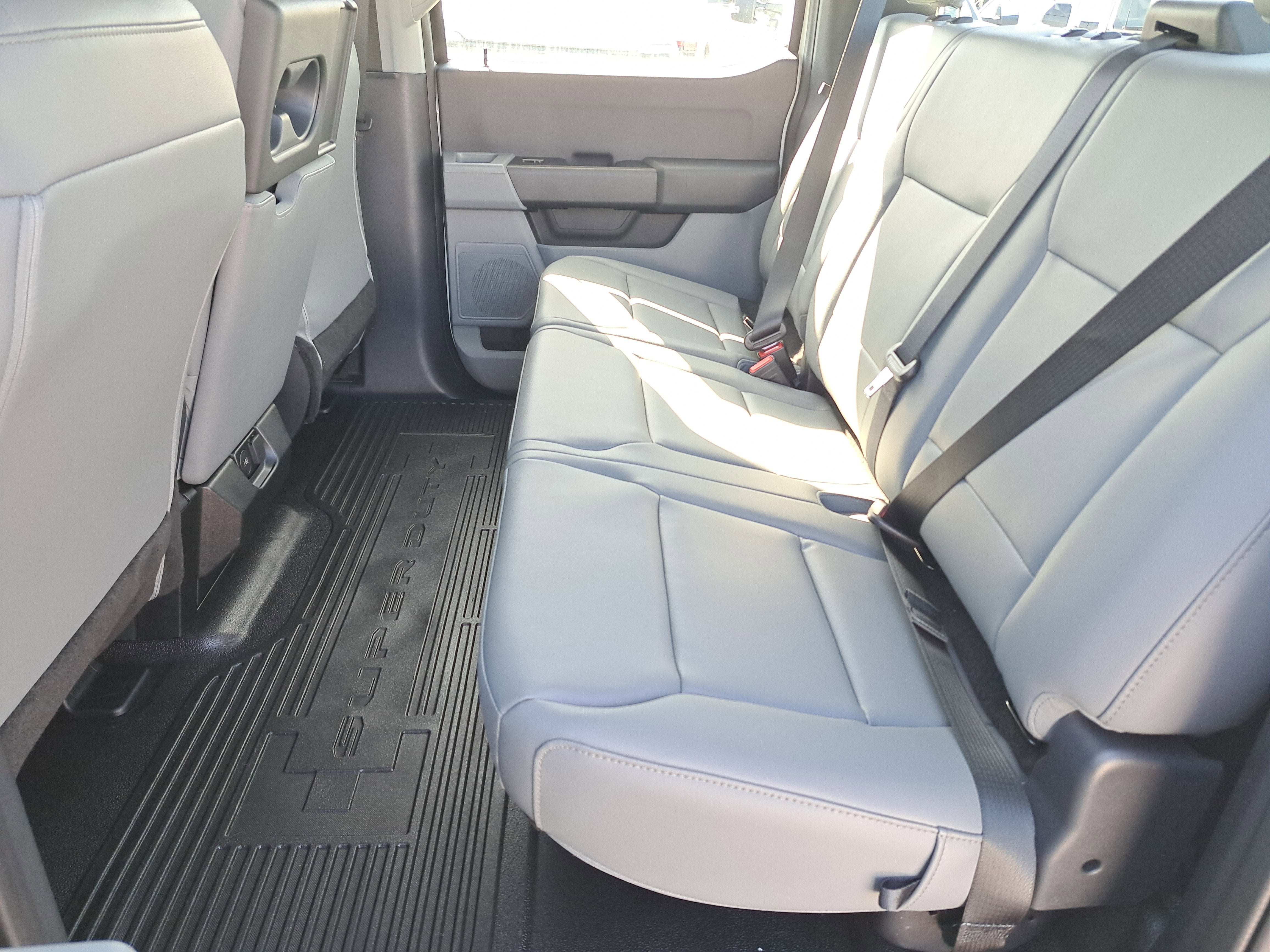 2026 Ford Super Duty F-350 DRW XL