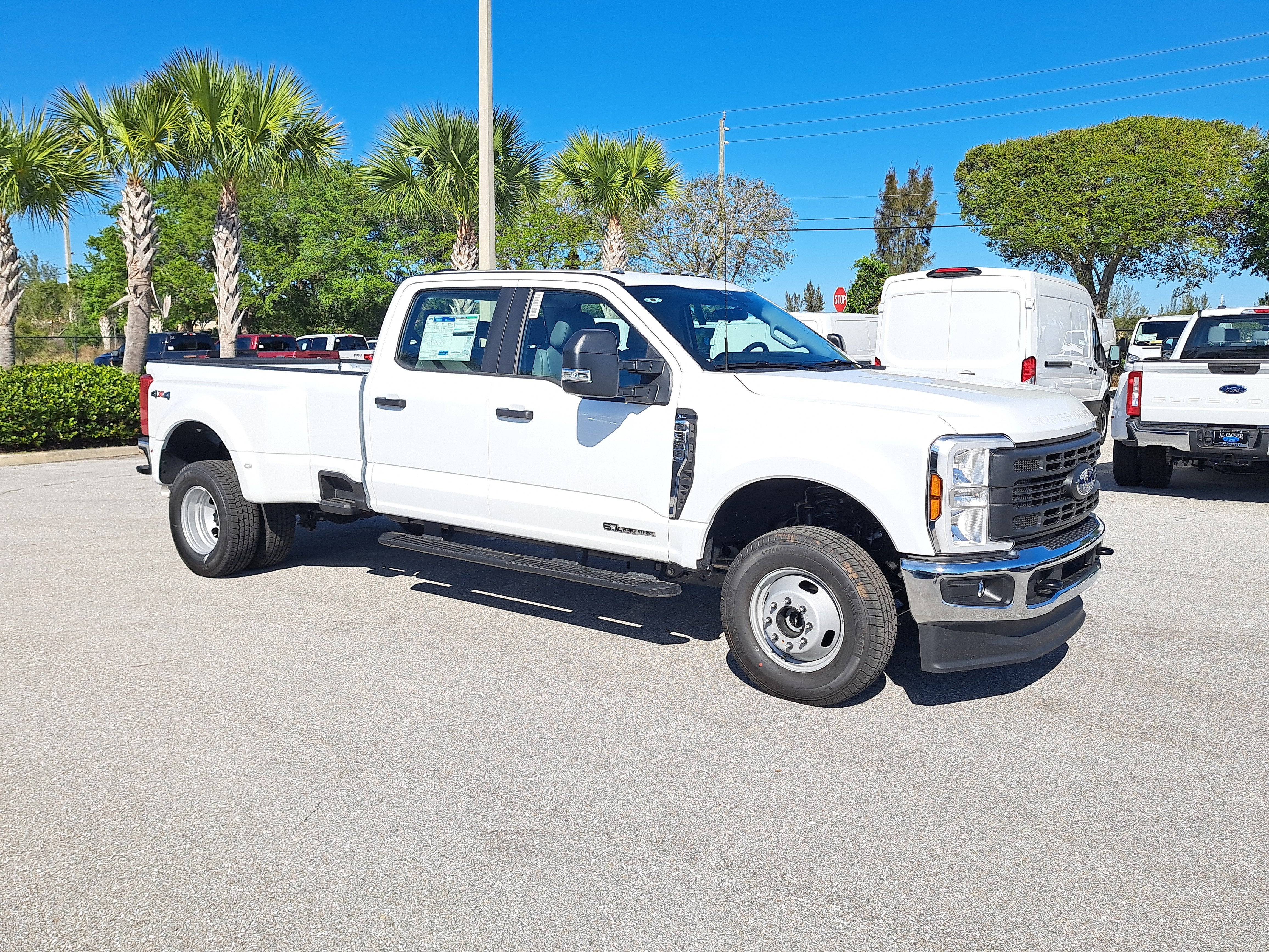 2026 Ford Super Duty F-350 DRW XL