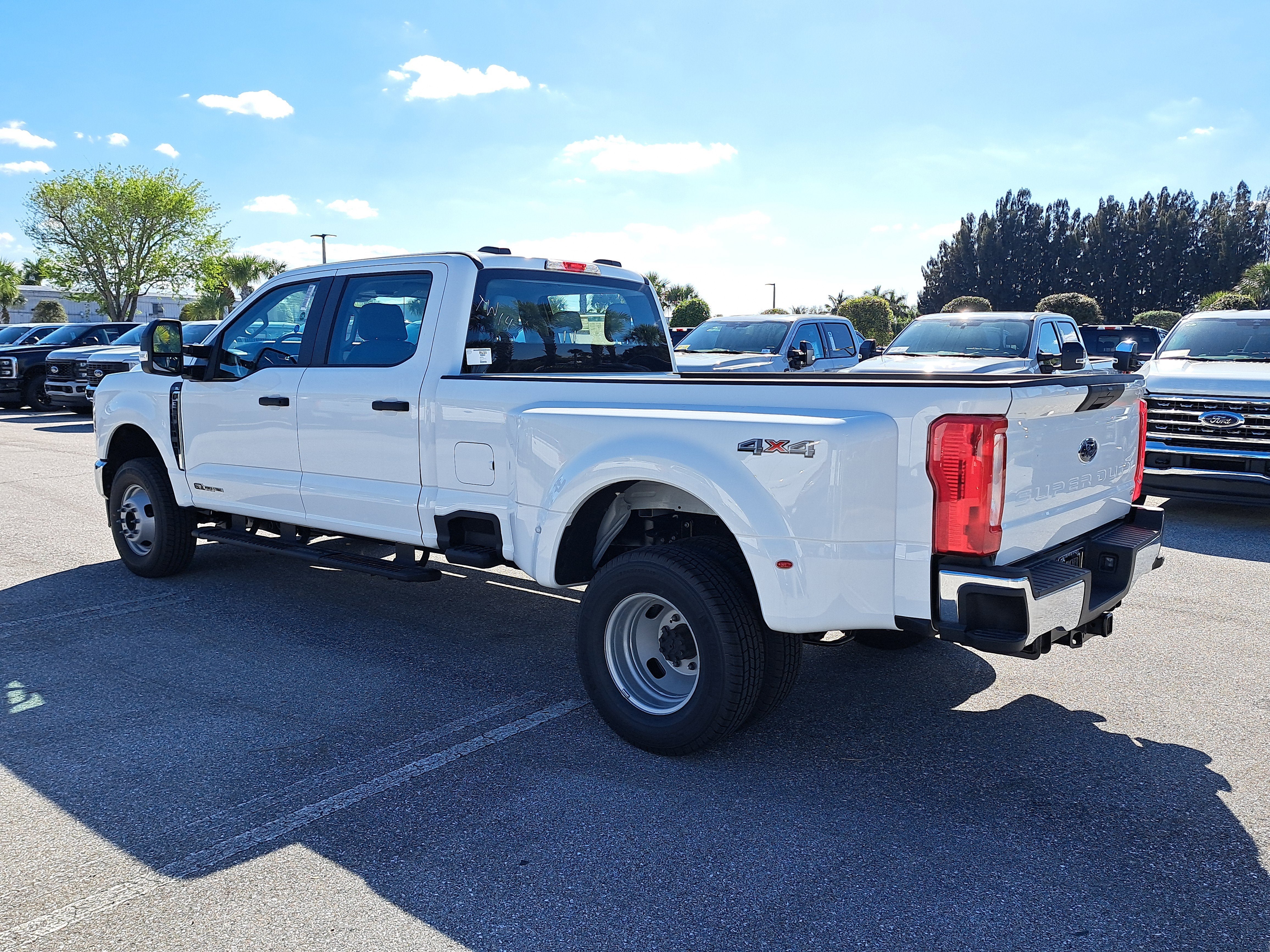2026 Ford Super Duty F-350 DRW XL