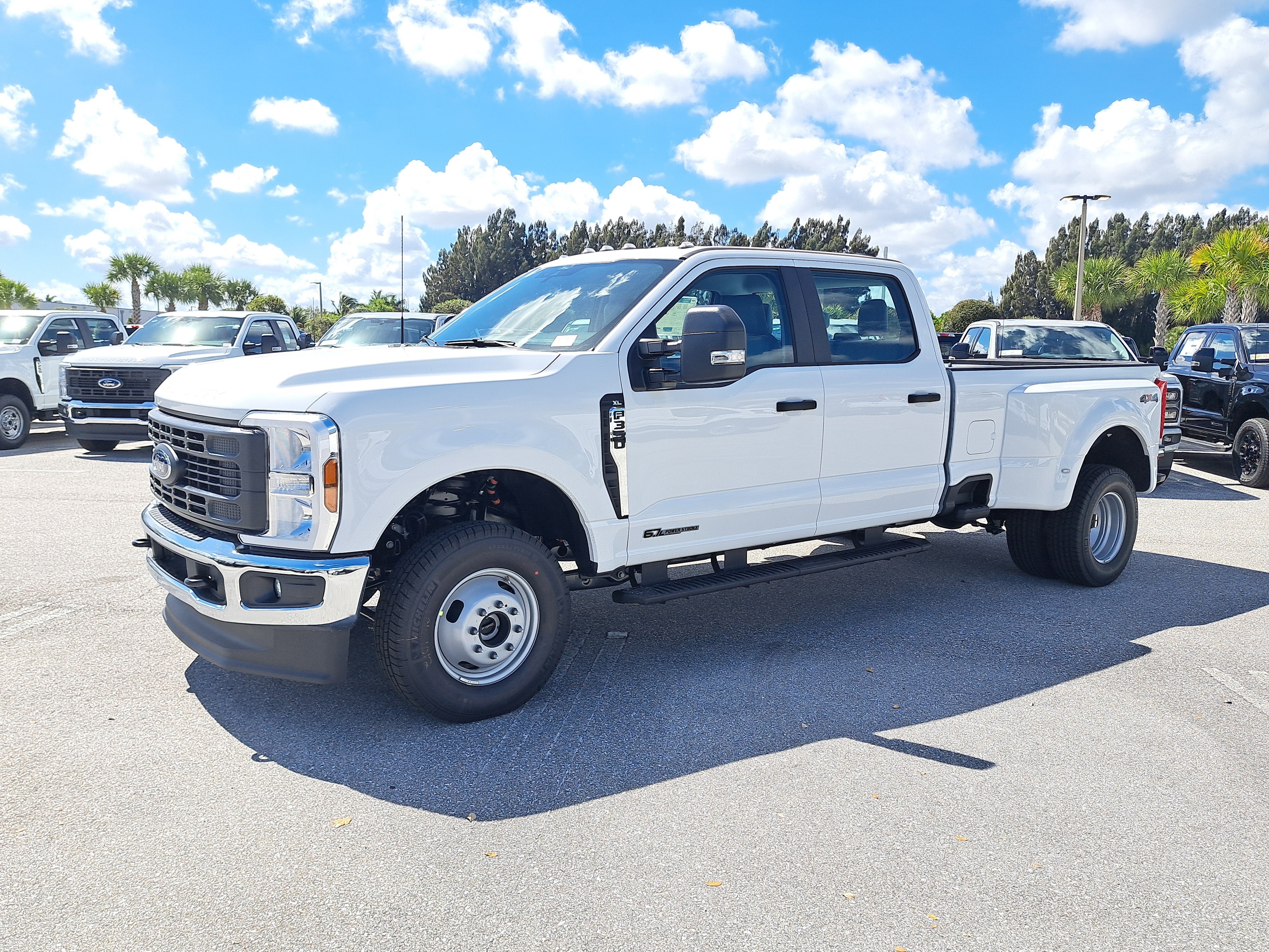 2026 Ford Super Duty F-350 DRW XL