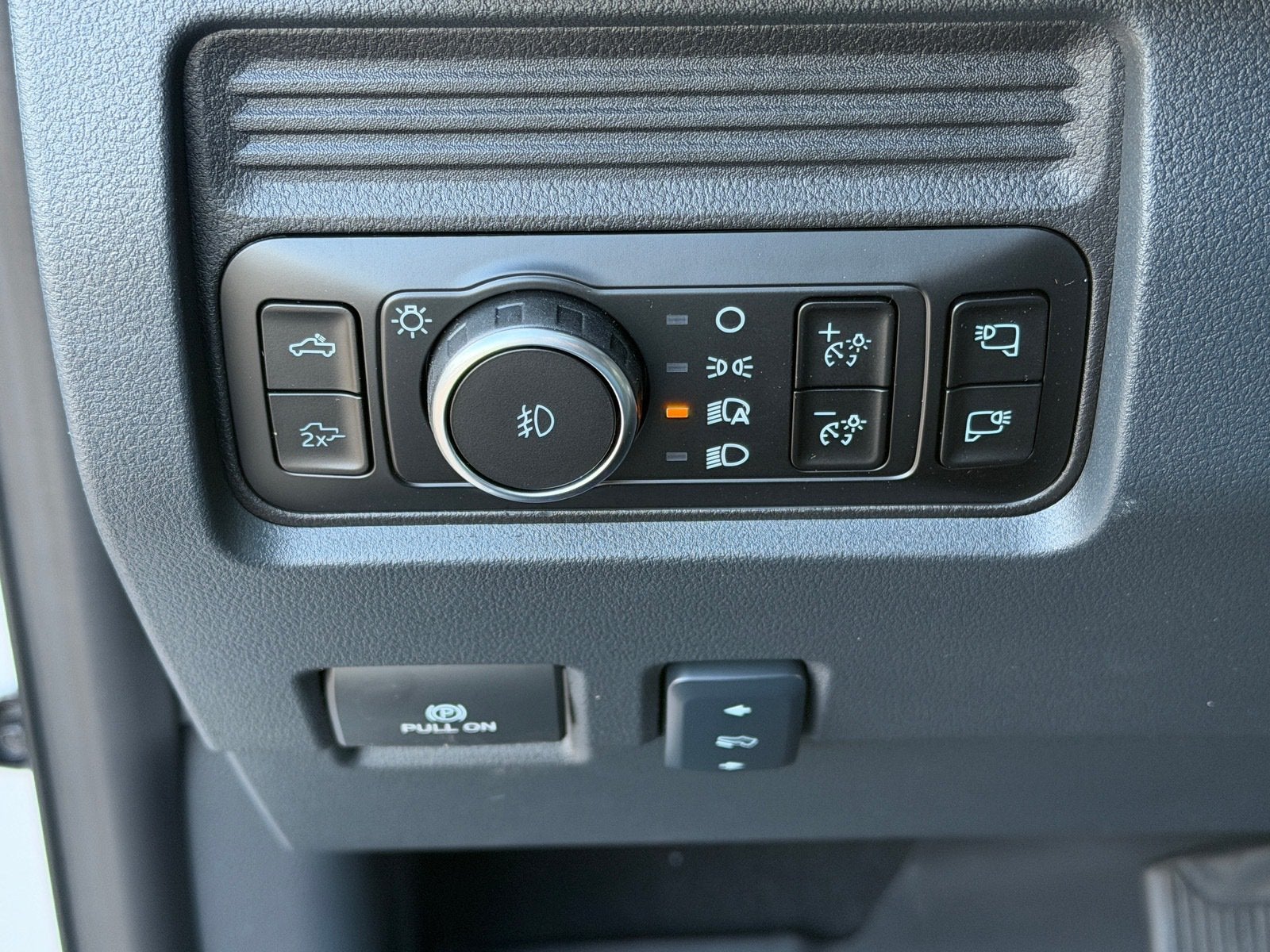 2027 Ford Super Duty F-250 SRW Base