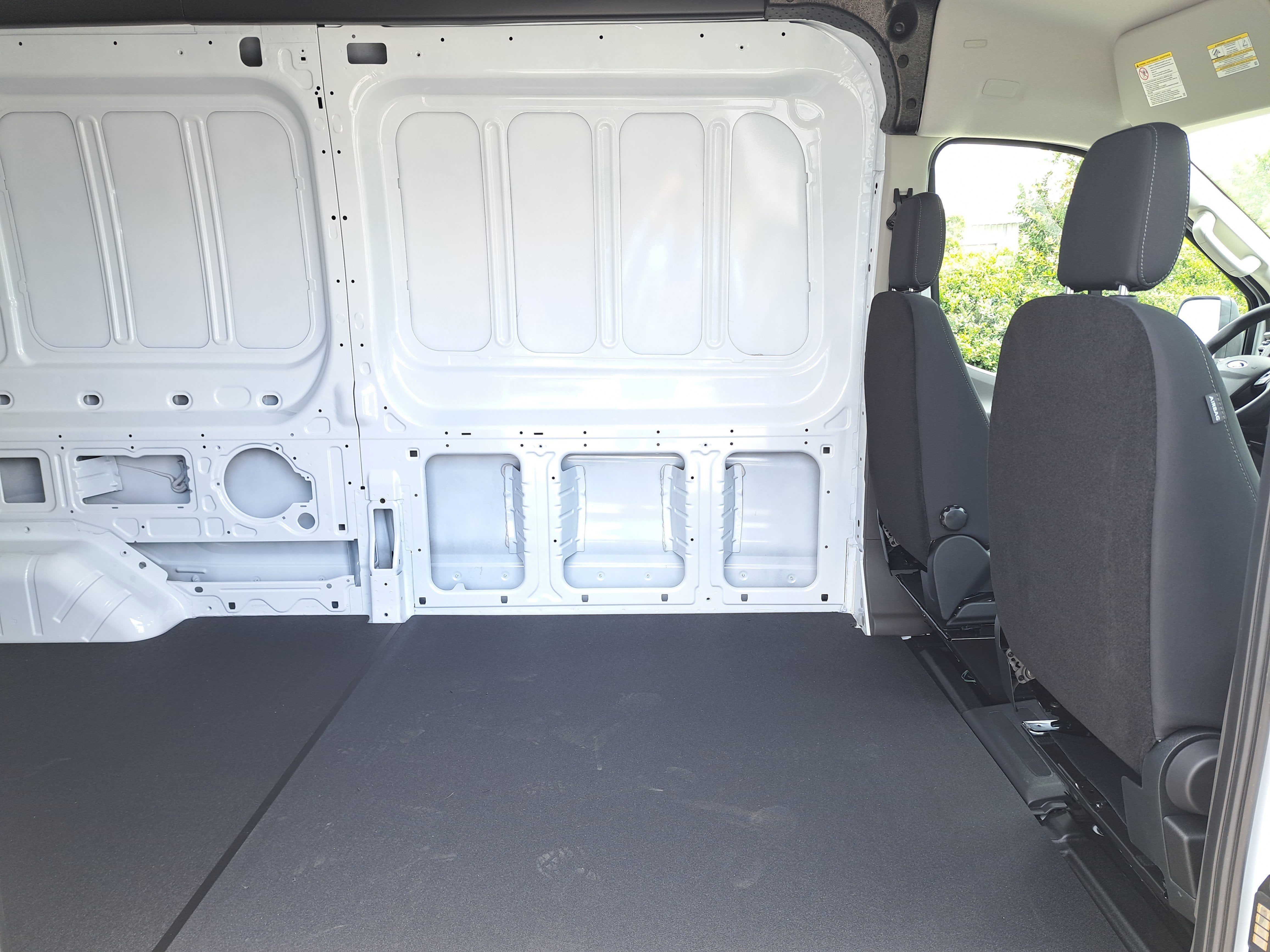 2025 Ford Transit Cargo Van T-250 148" Med Rf 9070 GVWR RWD