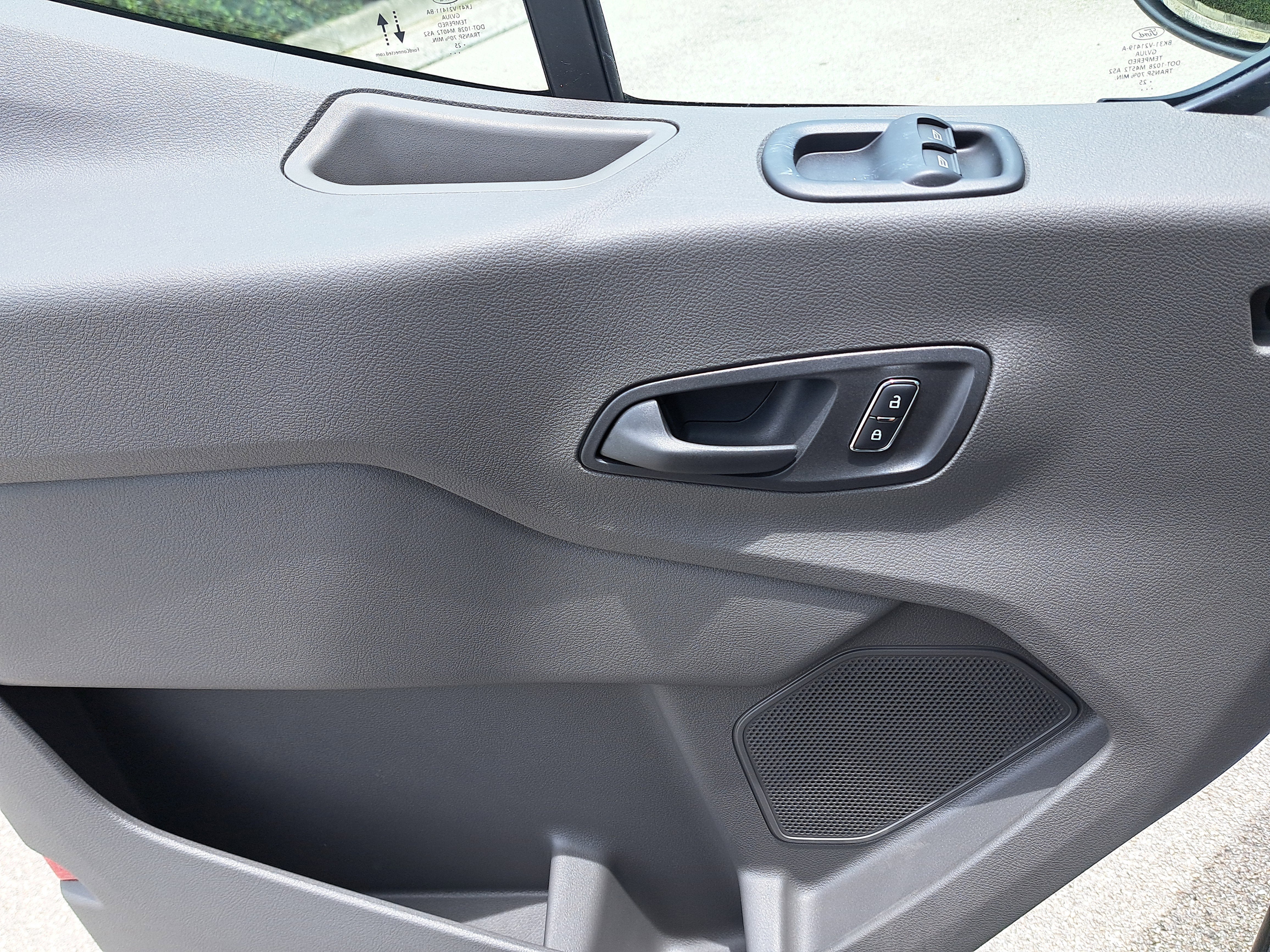 2025 Ford Transit Cargo Van T-250 148" Med Rf 9070 GVWR RWD