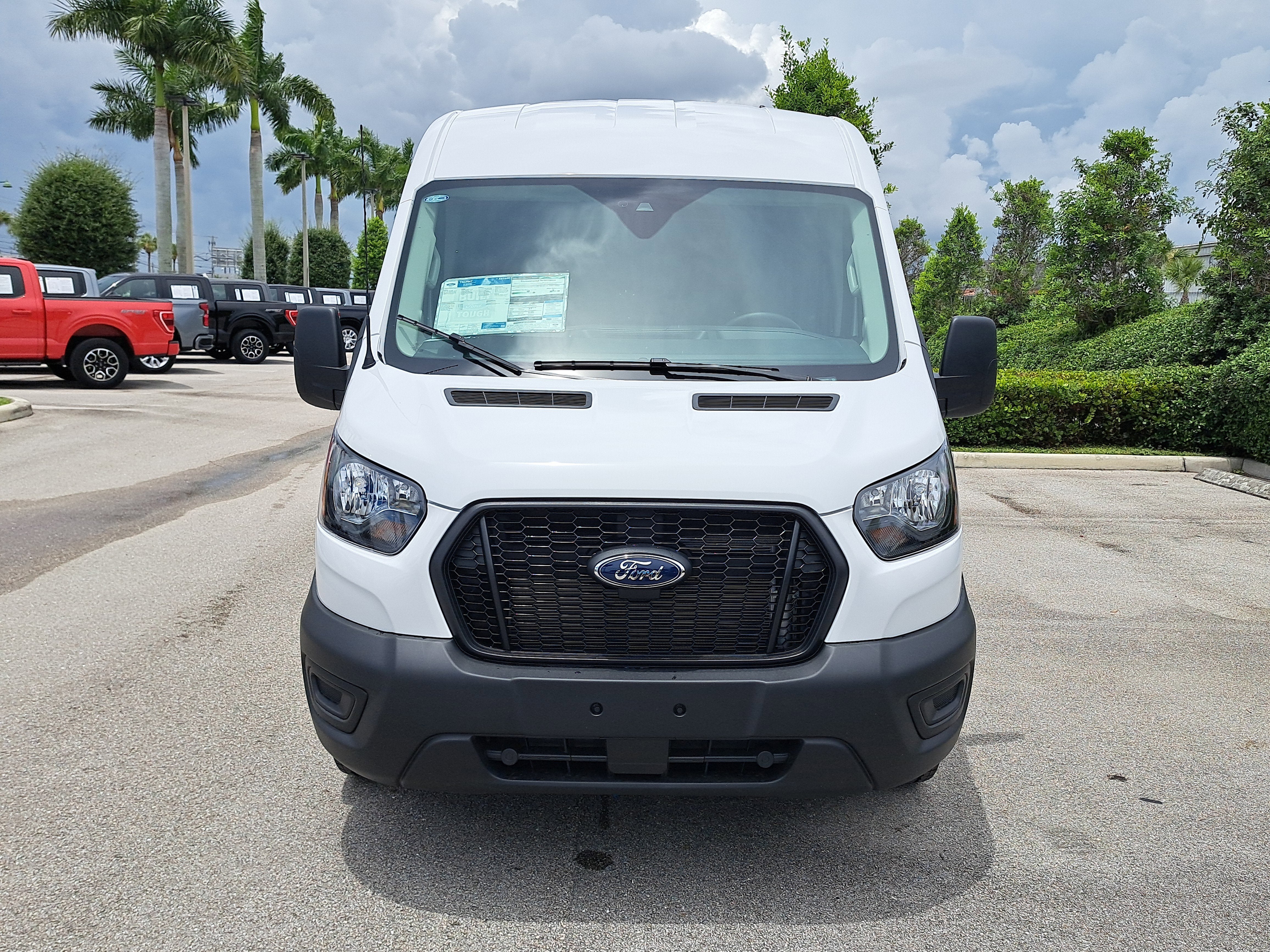 2025 Ford Transit Cargo Van T-250 148" Med Rf 9070 GVWR RWD