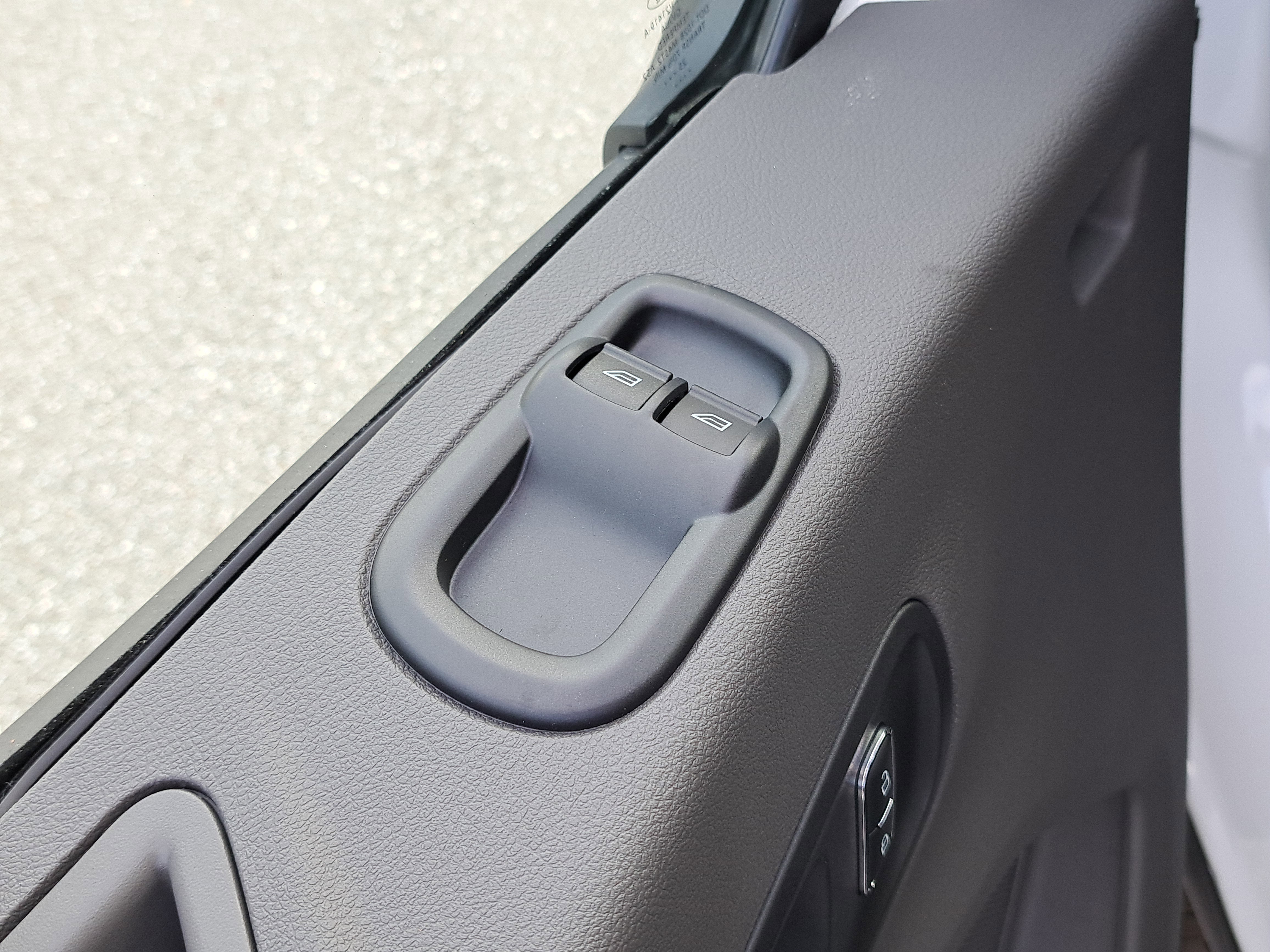 2026 Ford Transit Cargo Van T-250 148" Med Rf 9150 GVWR RWD