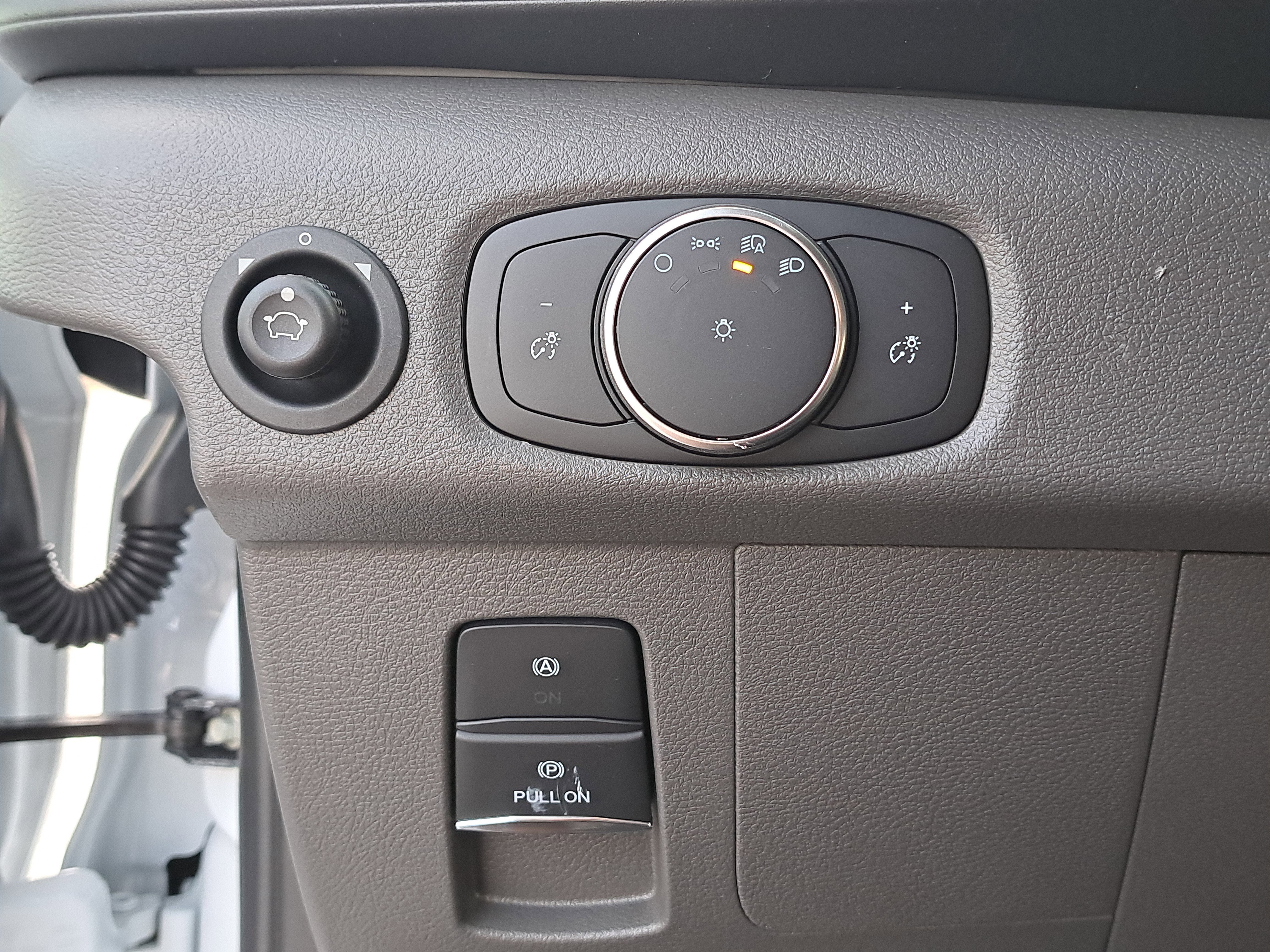 2026 Ford Transit Cargo Van T-250 148" Med Rf 9150 GVWR RWD