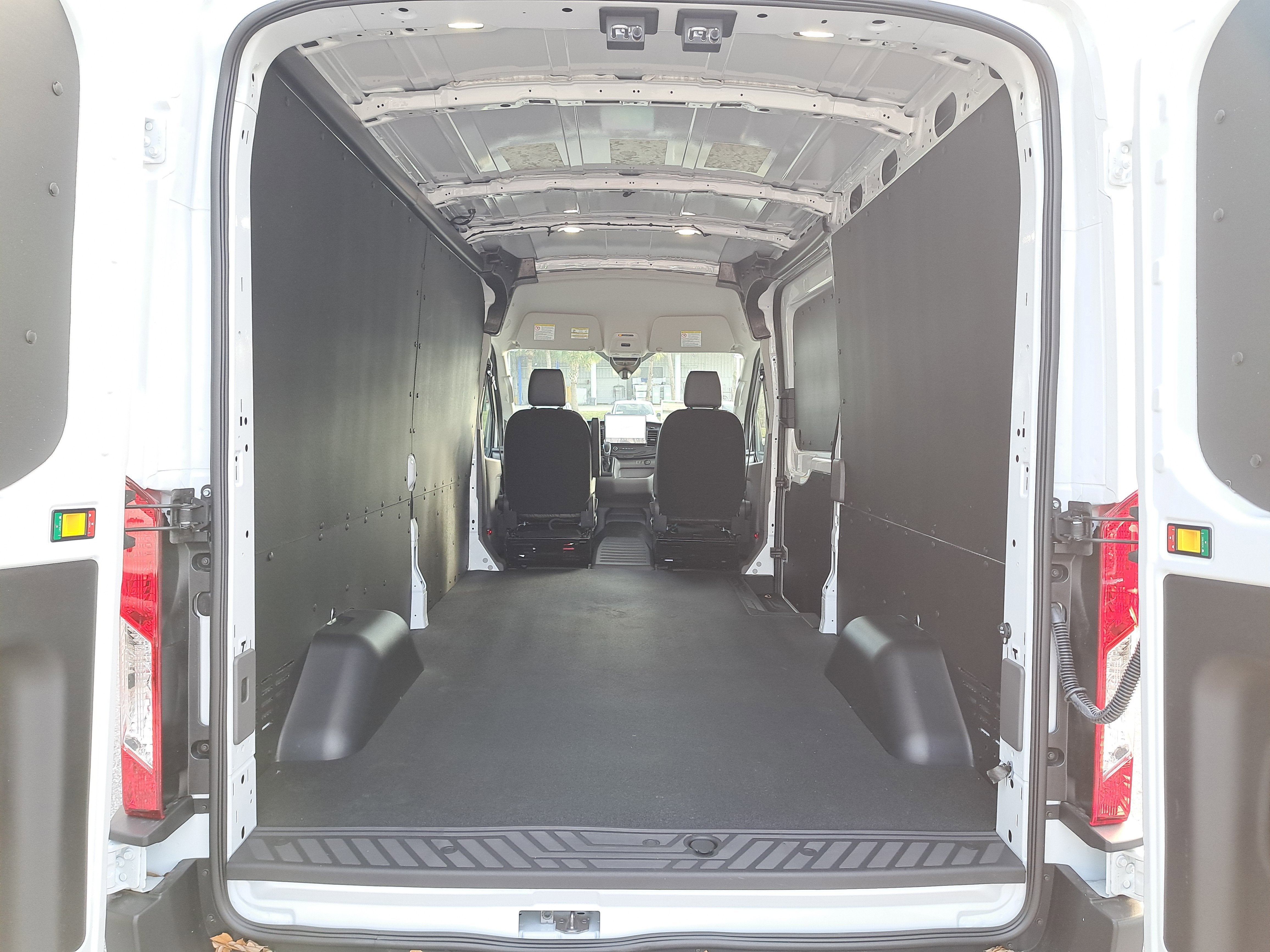 2026 Ford Transit Cargo Van T-250 148" Med Rf 9150 GVWR RWD