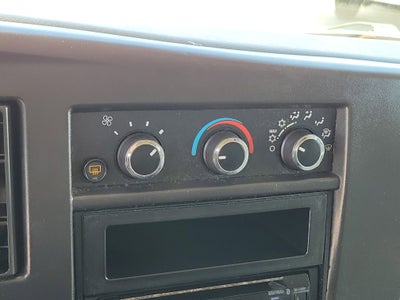 2017 Chevrolet Express Passenger LT