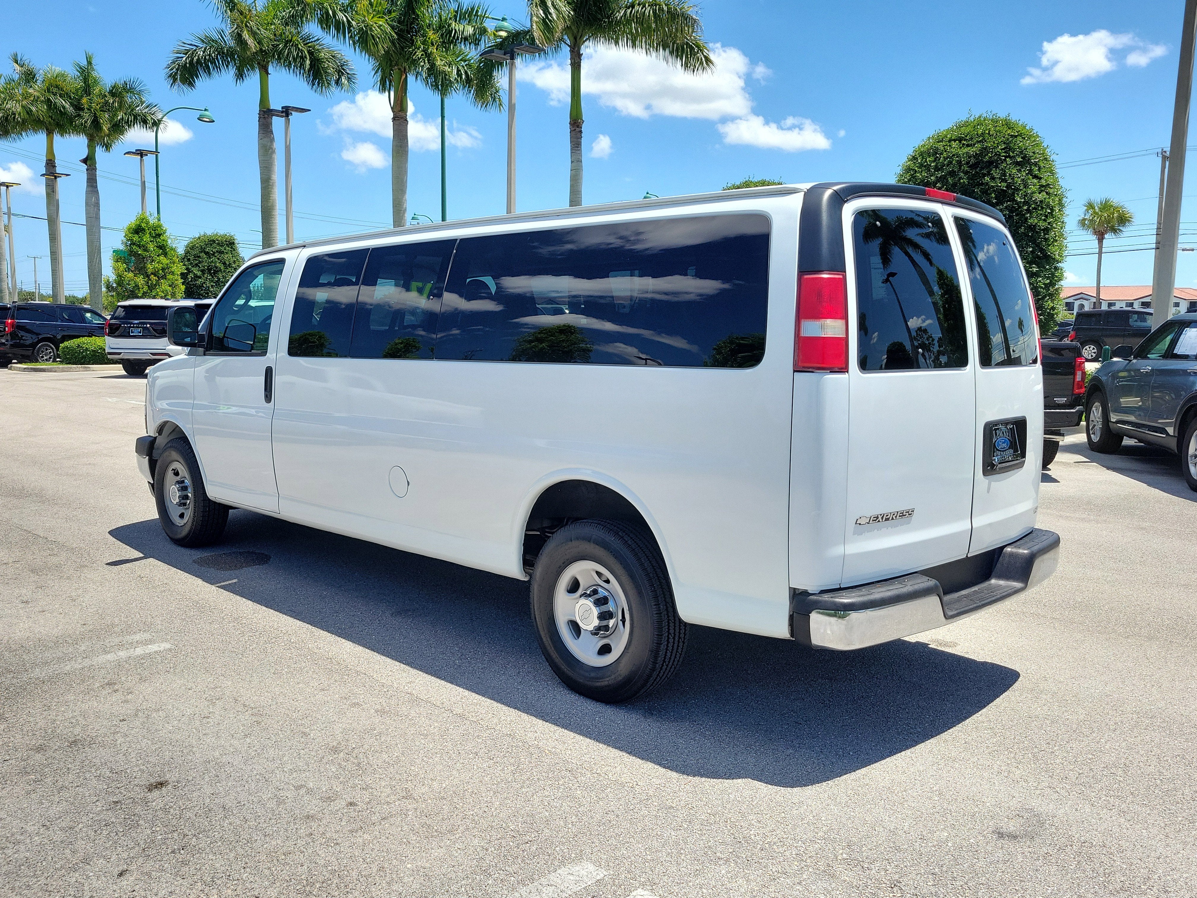 2017 Chevrolet Express Passenger LT