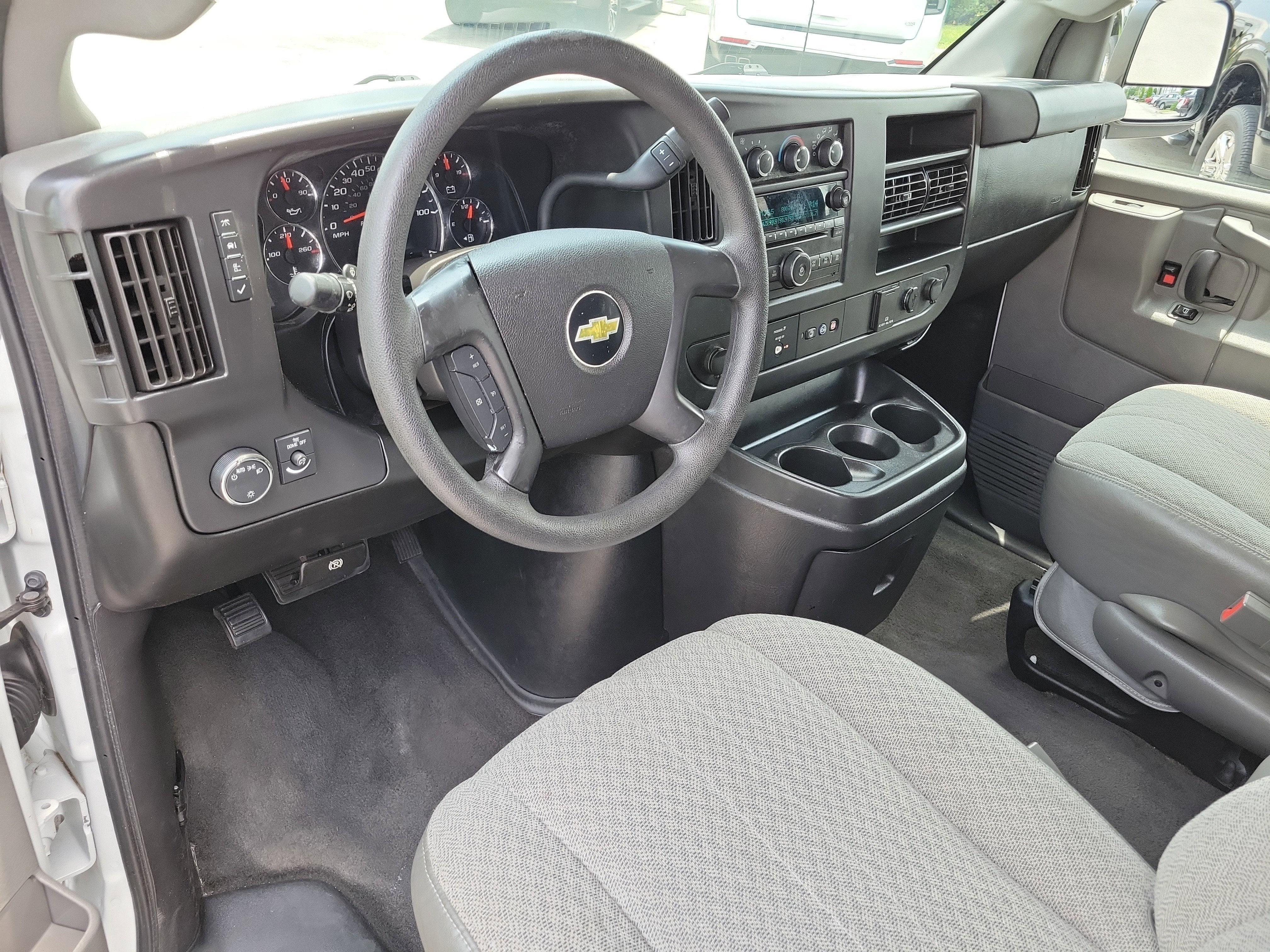 2016 Chevrolet Express Passenger LT