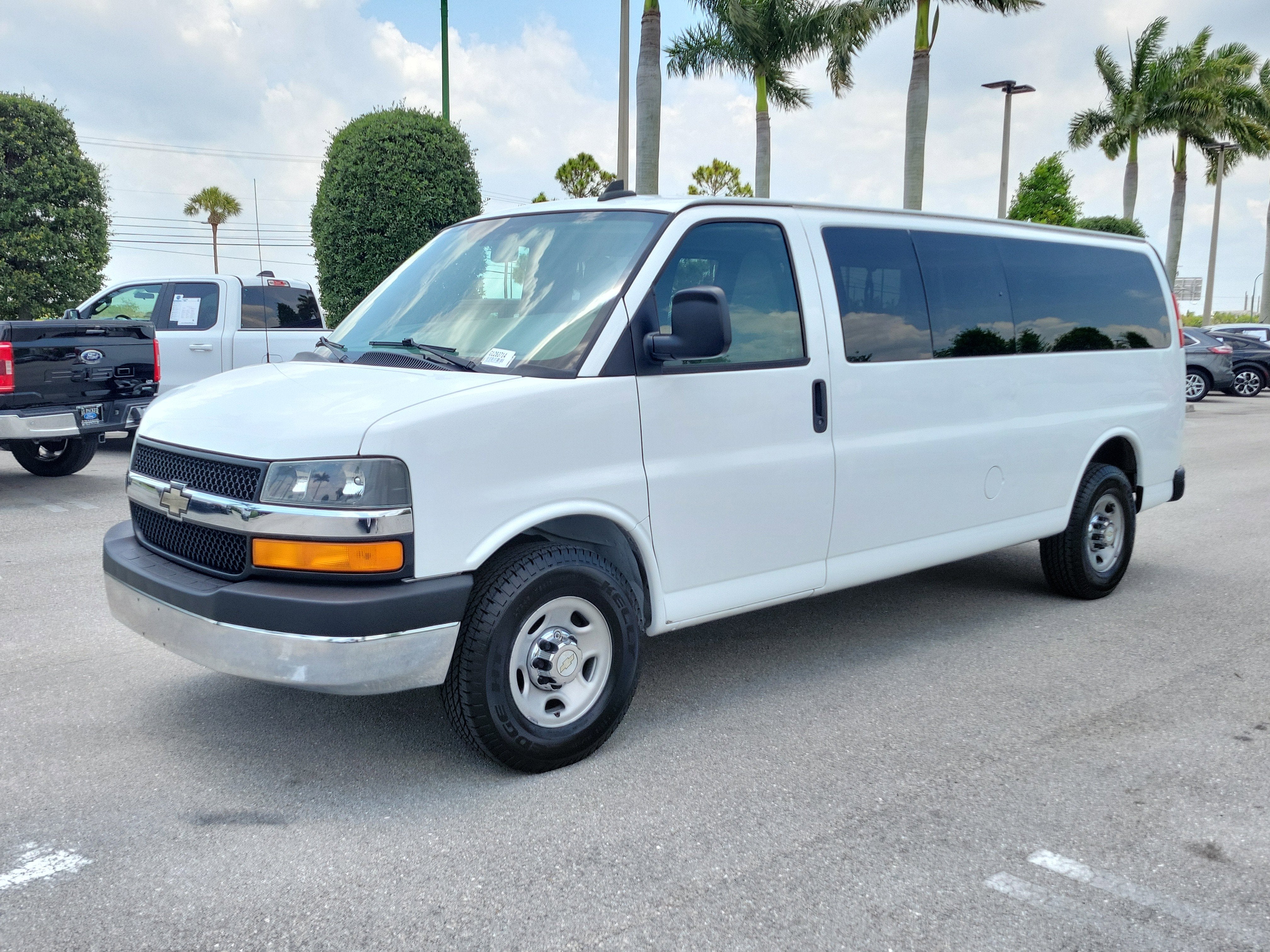 2016 Chevrolet Express Passenger LT