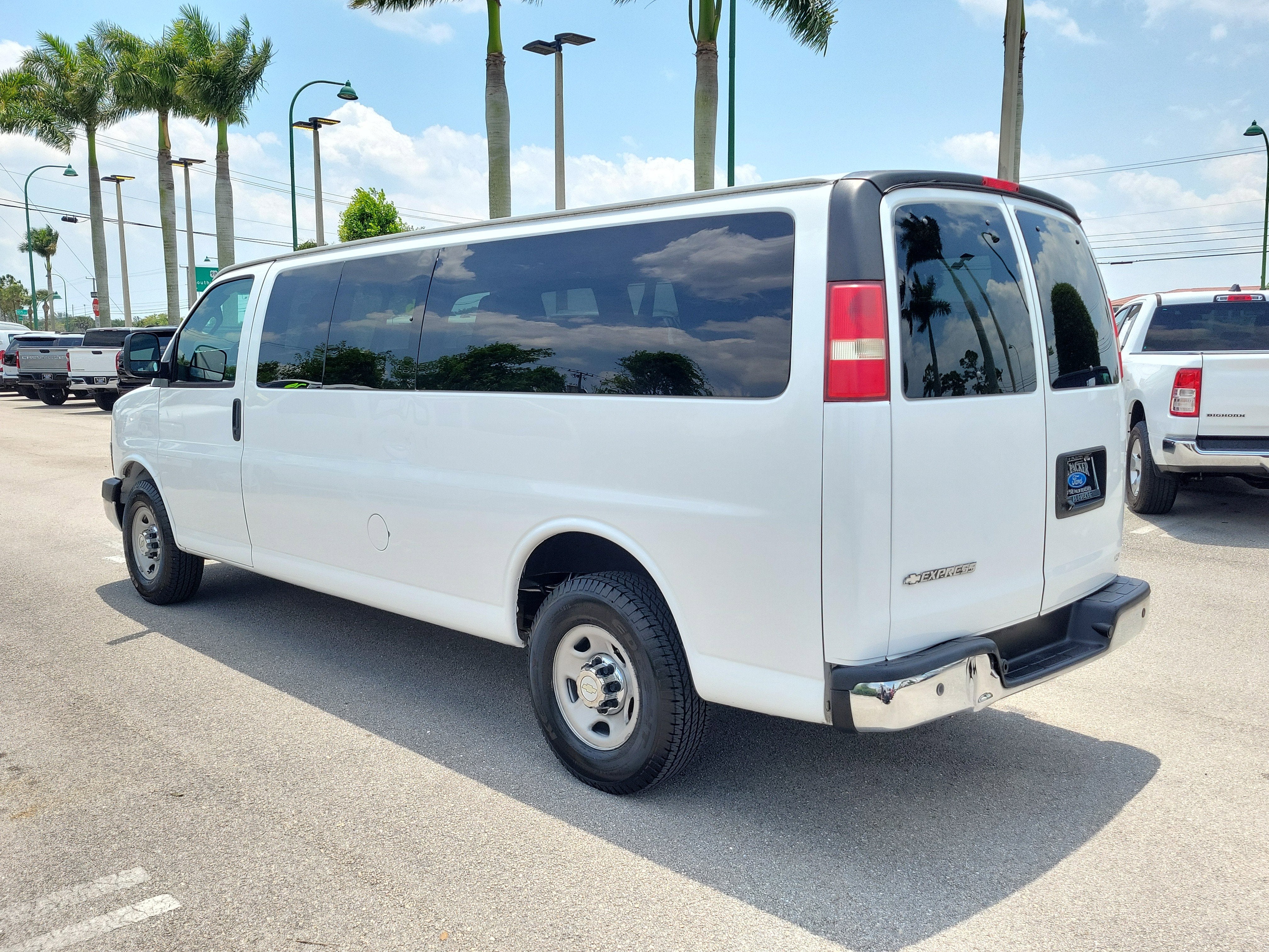 2016 Chevrolet Express Passenger LT