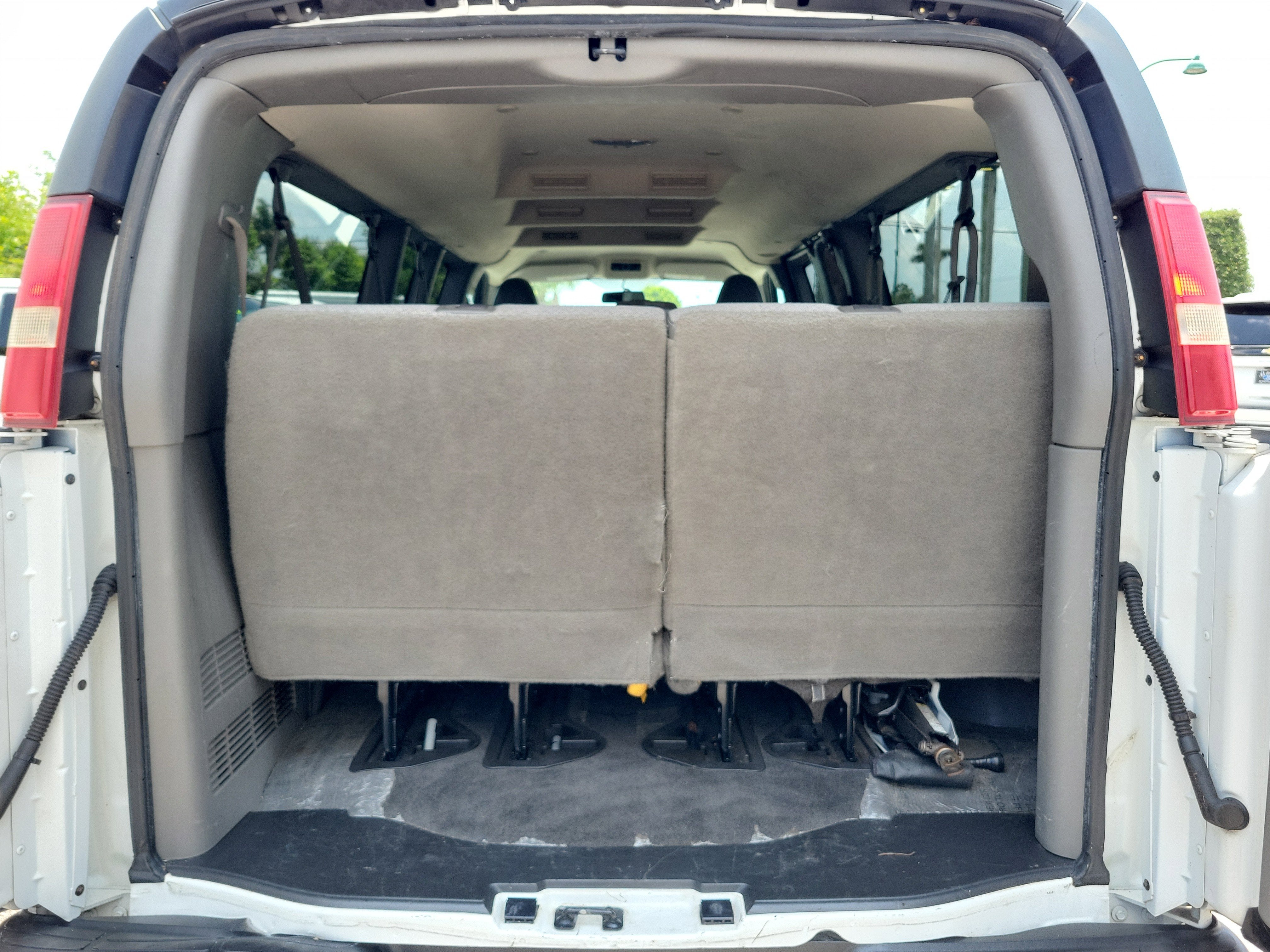 2016 Chevrolet Express Passenger LT
