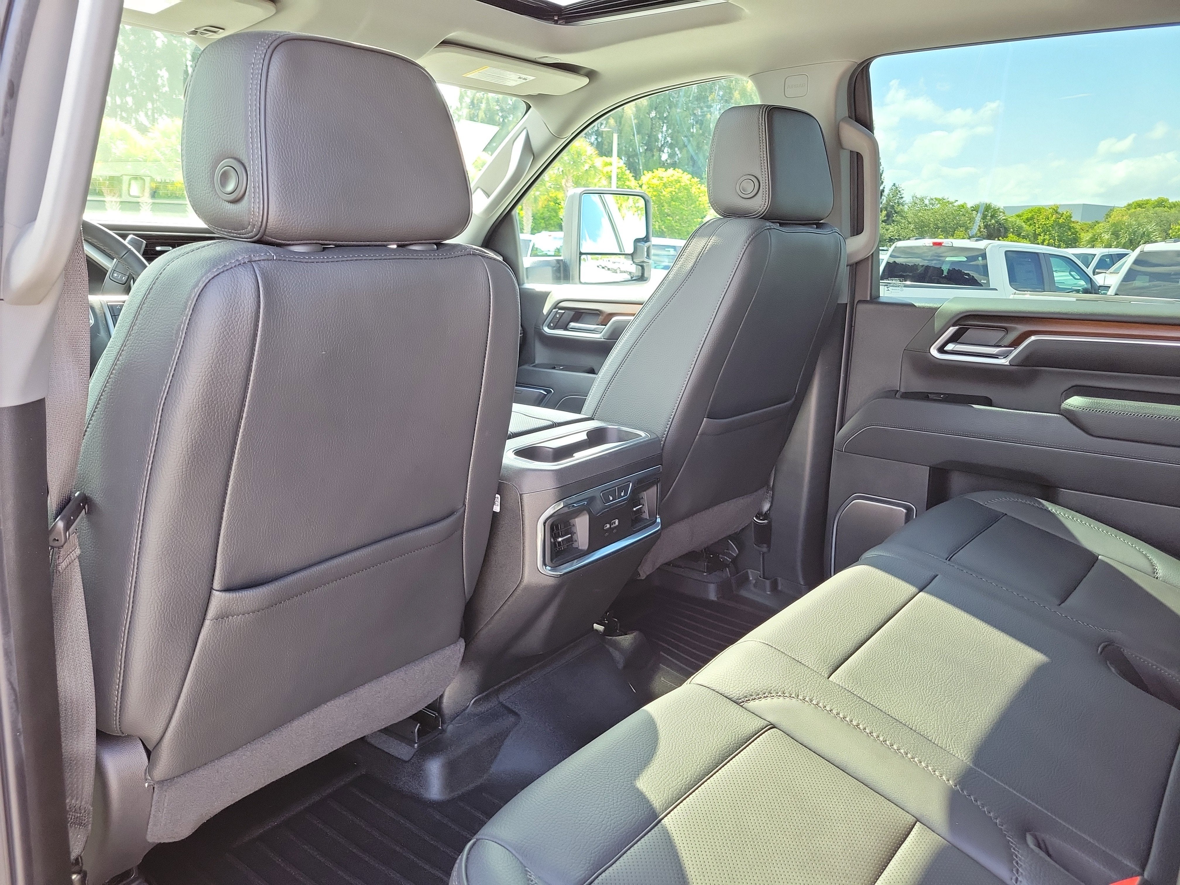 2025 GMC Sierra 2500HD Denali