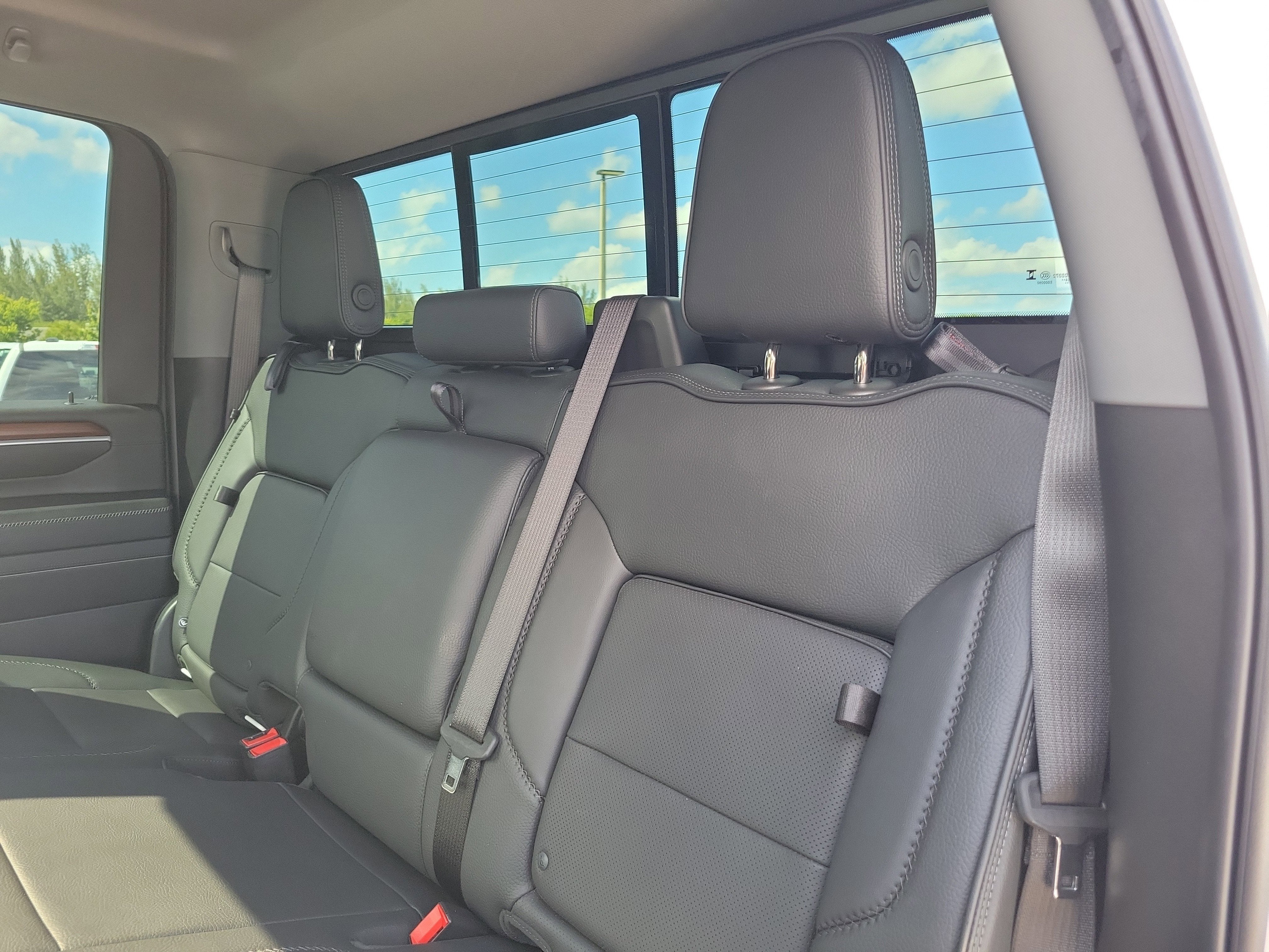 2025 GMC Sierra 2500HD Denali