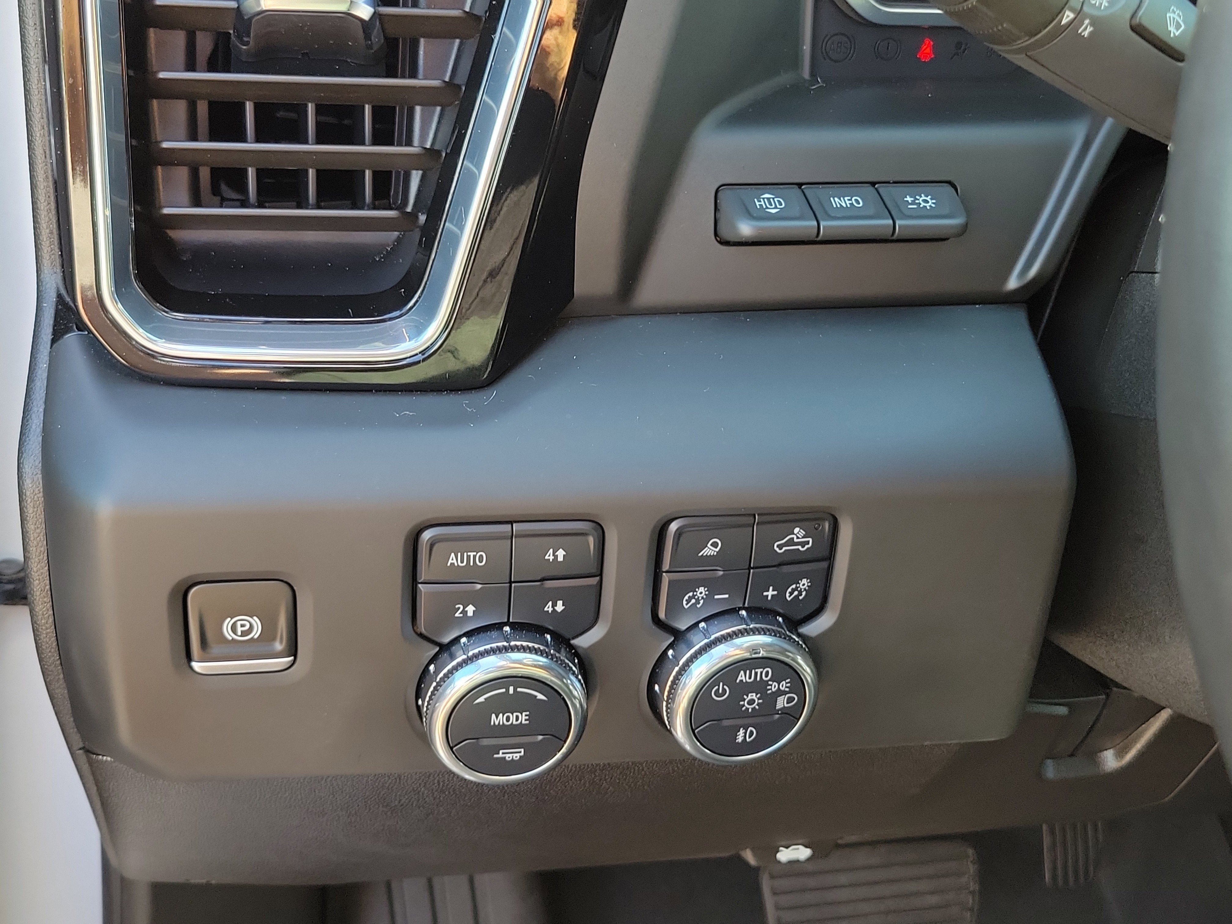 2025 GMC Sierra 2500HD Denali