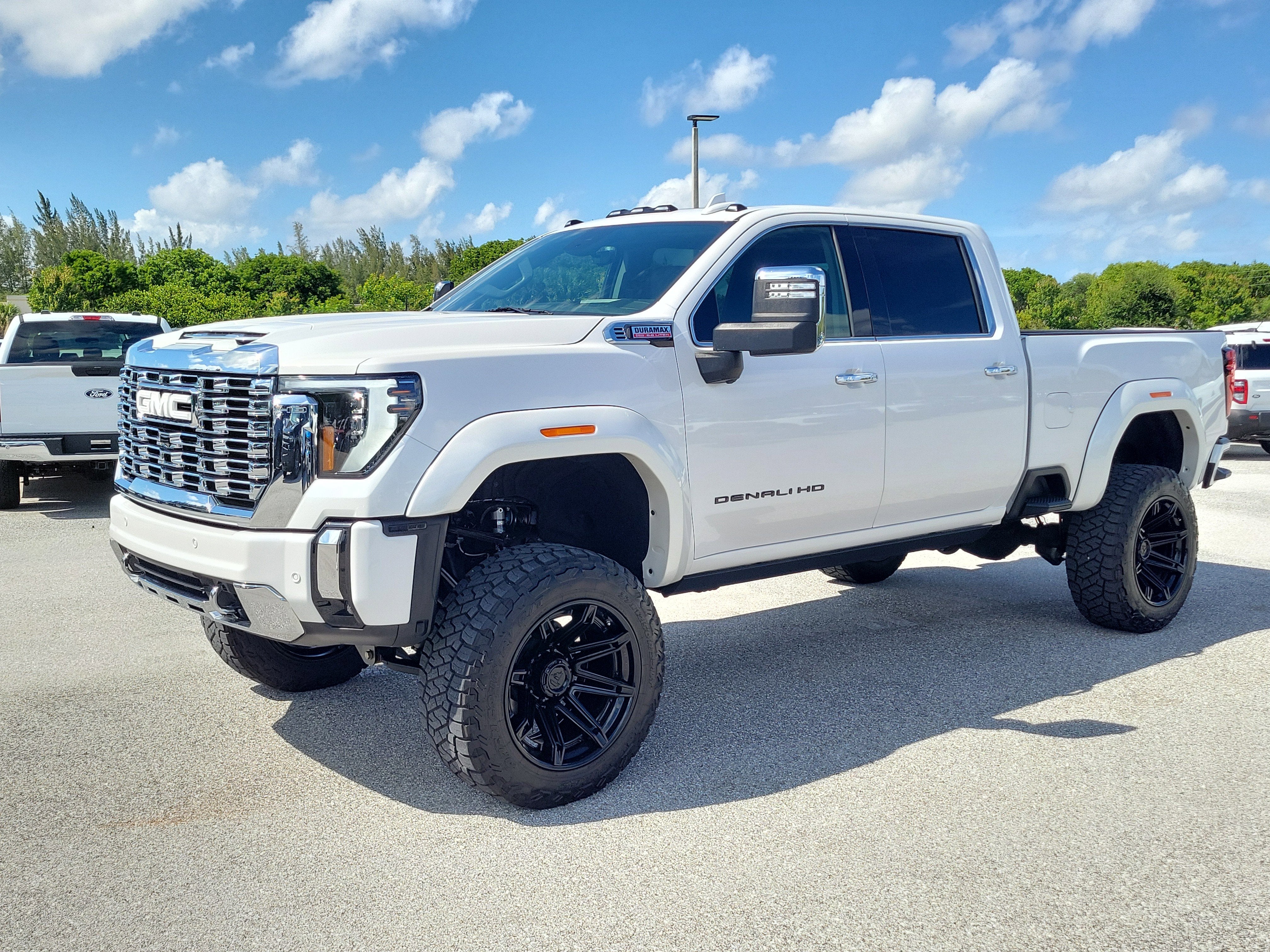 2025 GMC Sierra 2500HD Denali