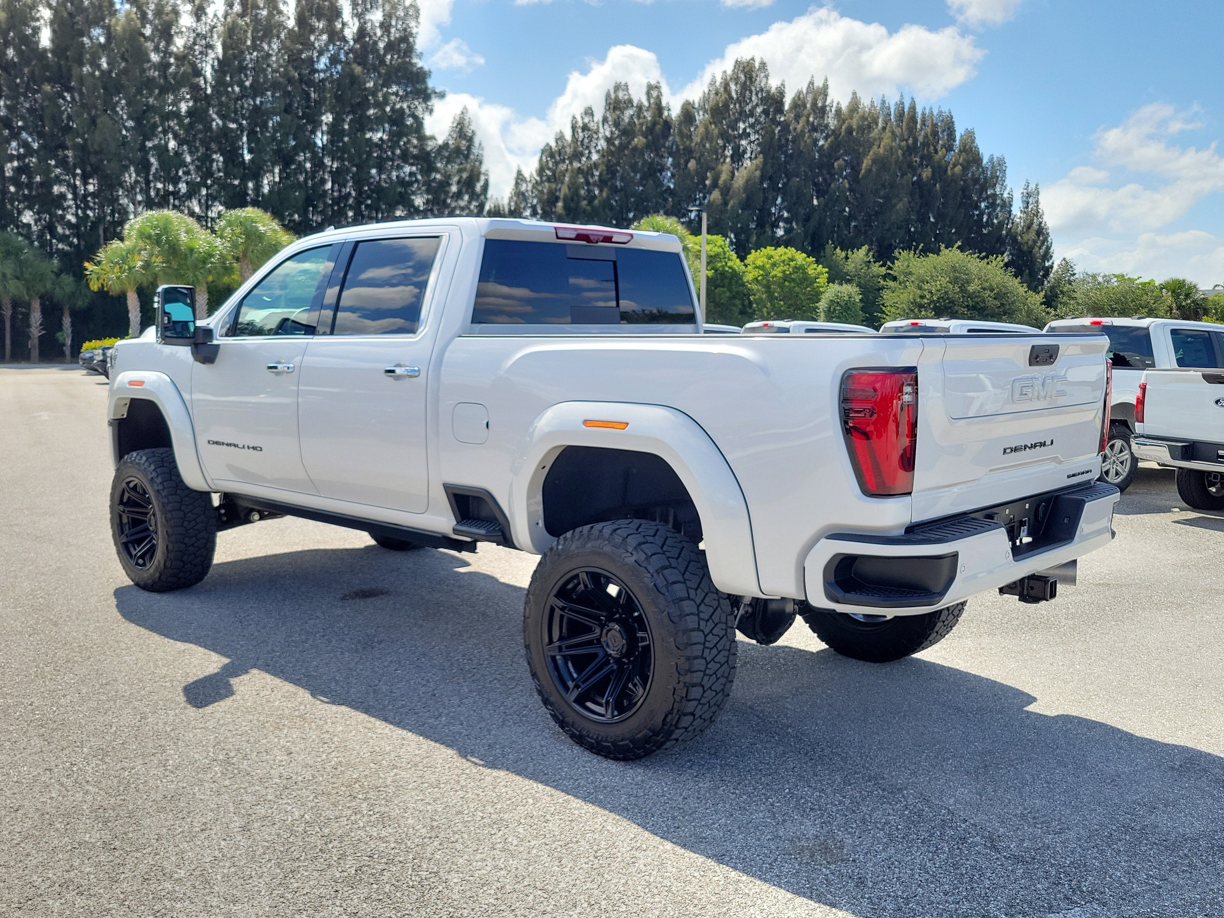 2025 GMC Sierra 2500HD Denali