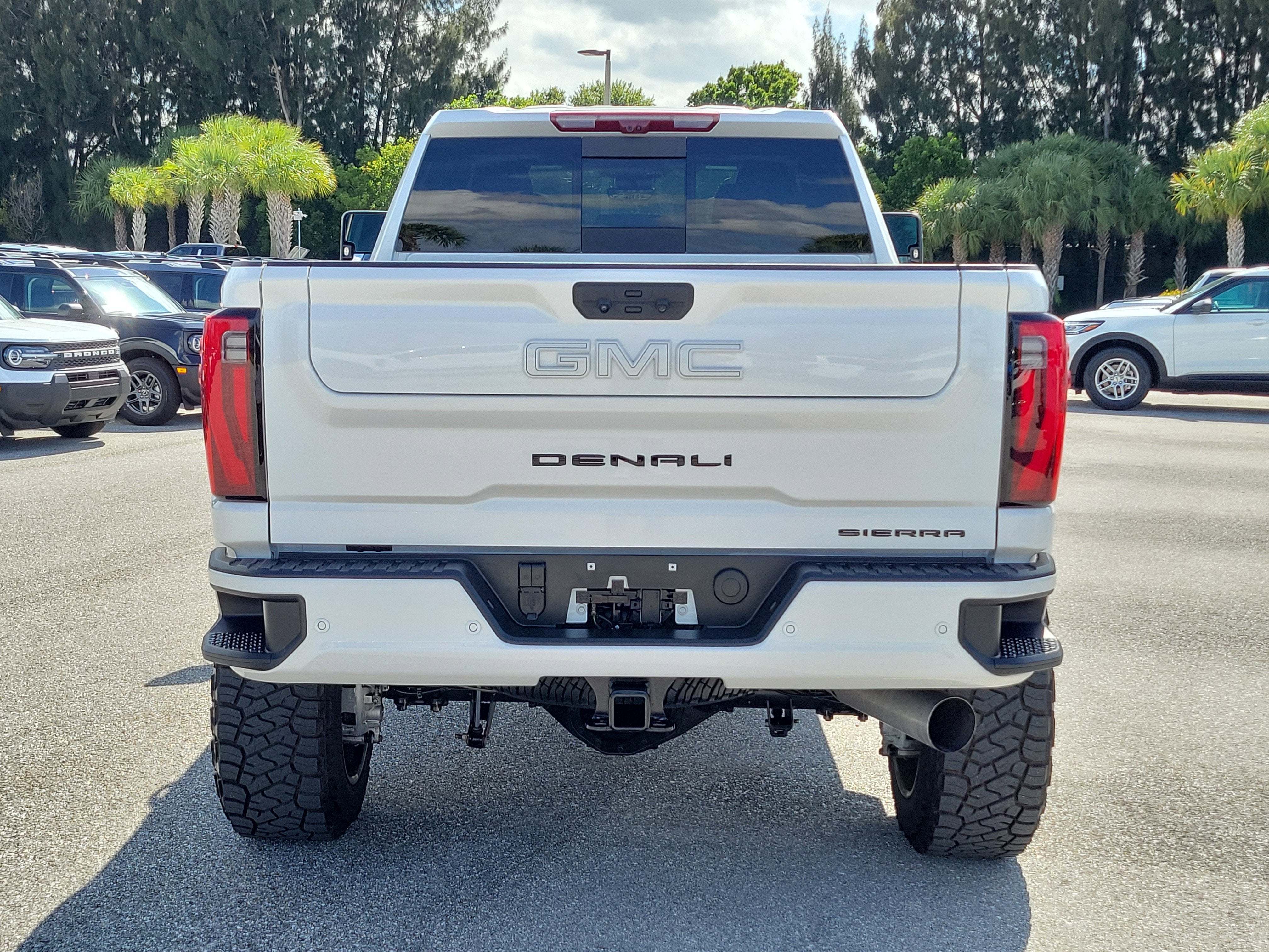 2025 GMC Sierra 2500HD Denali