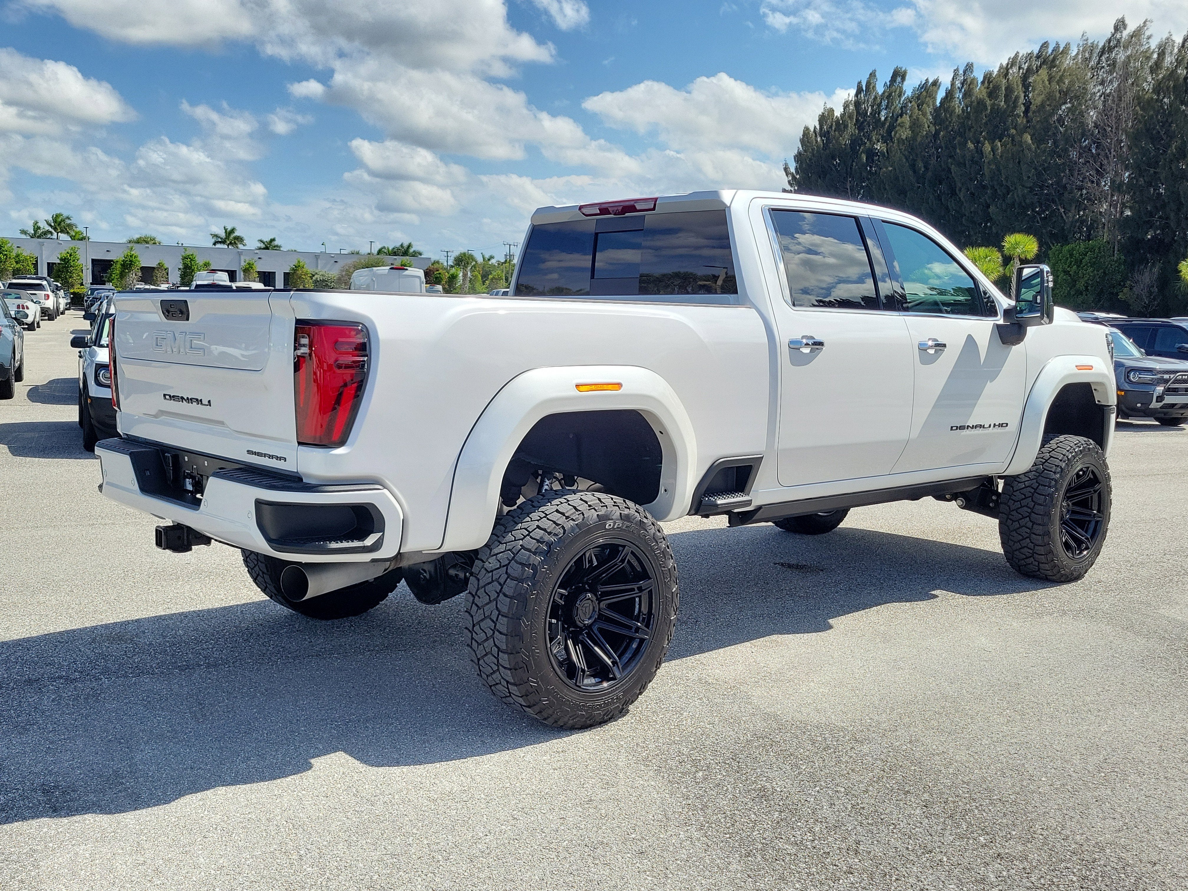 2025 GMC Sierra 2500HD Denali