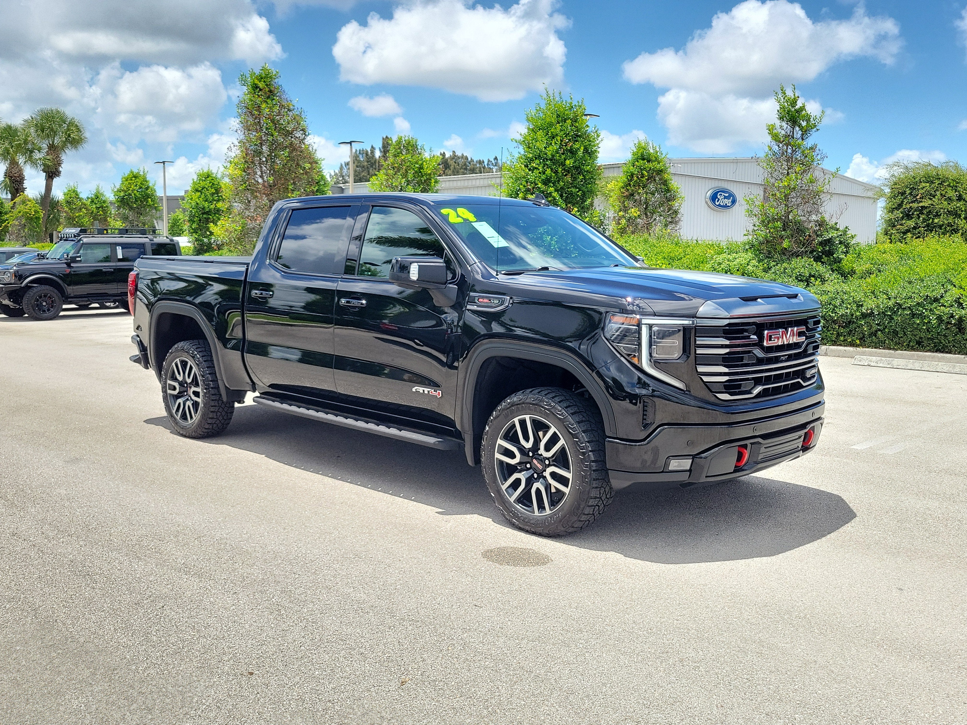 2024 GMC Sierra 1500 AT4