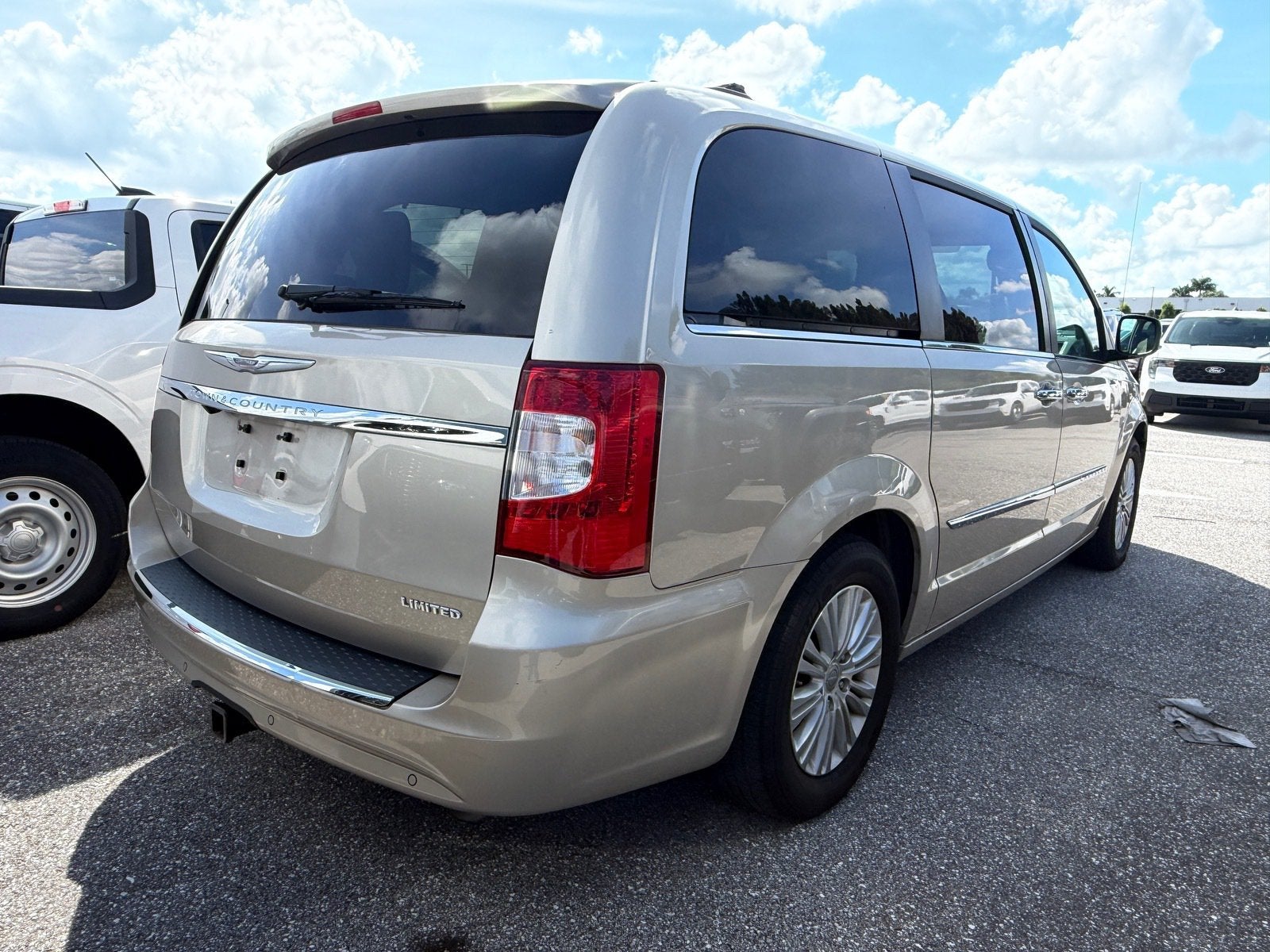 2014 Chrysler Town & Country Limited