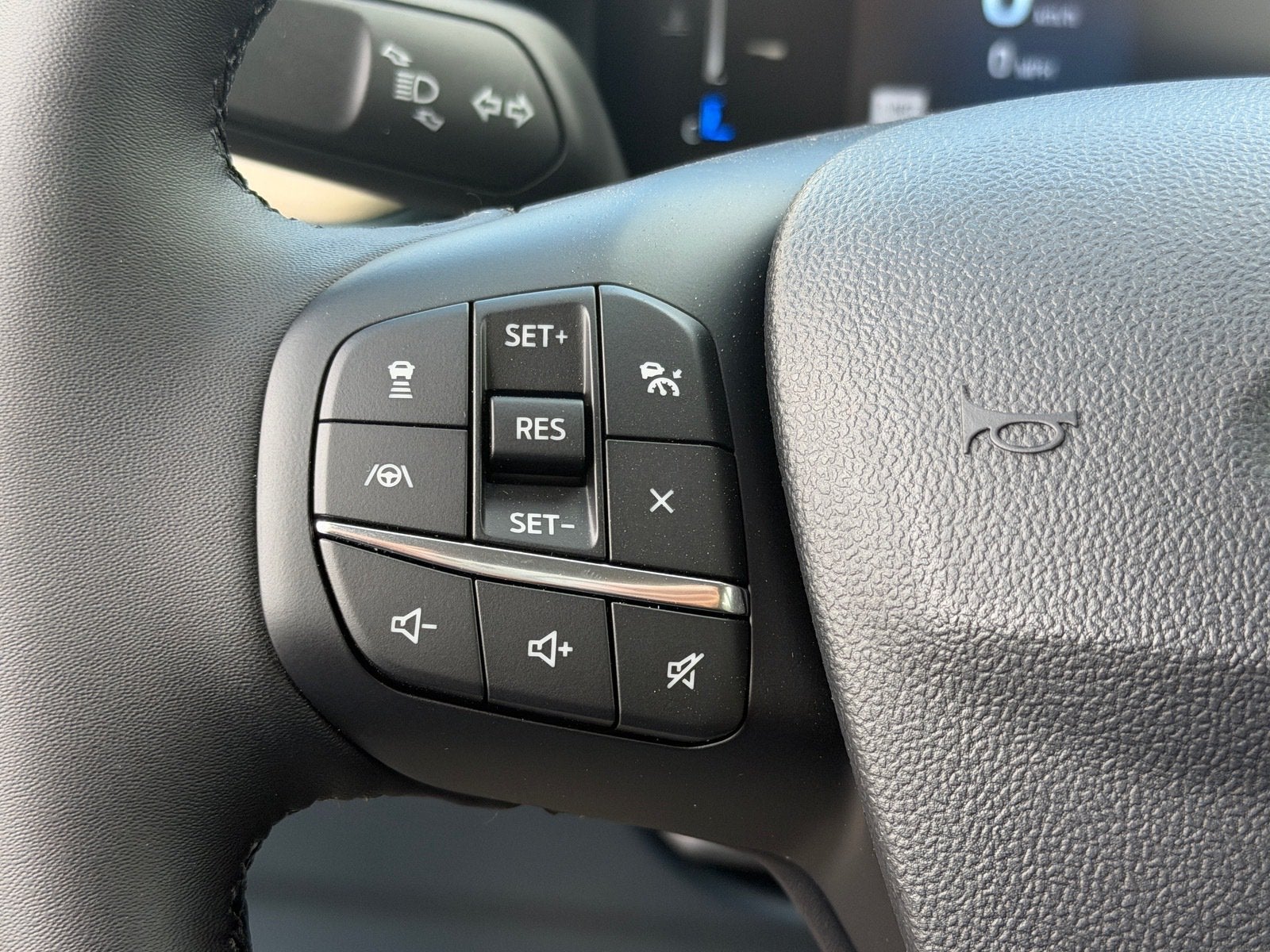 2026 Ford Maverk9ick Lariat