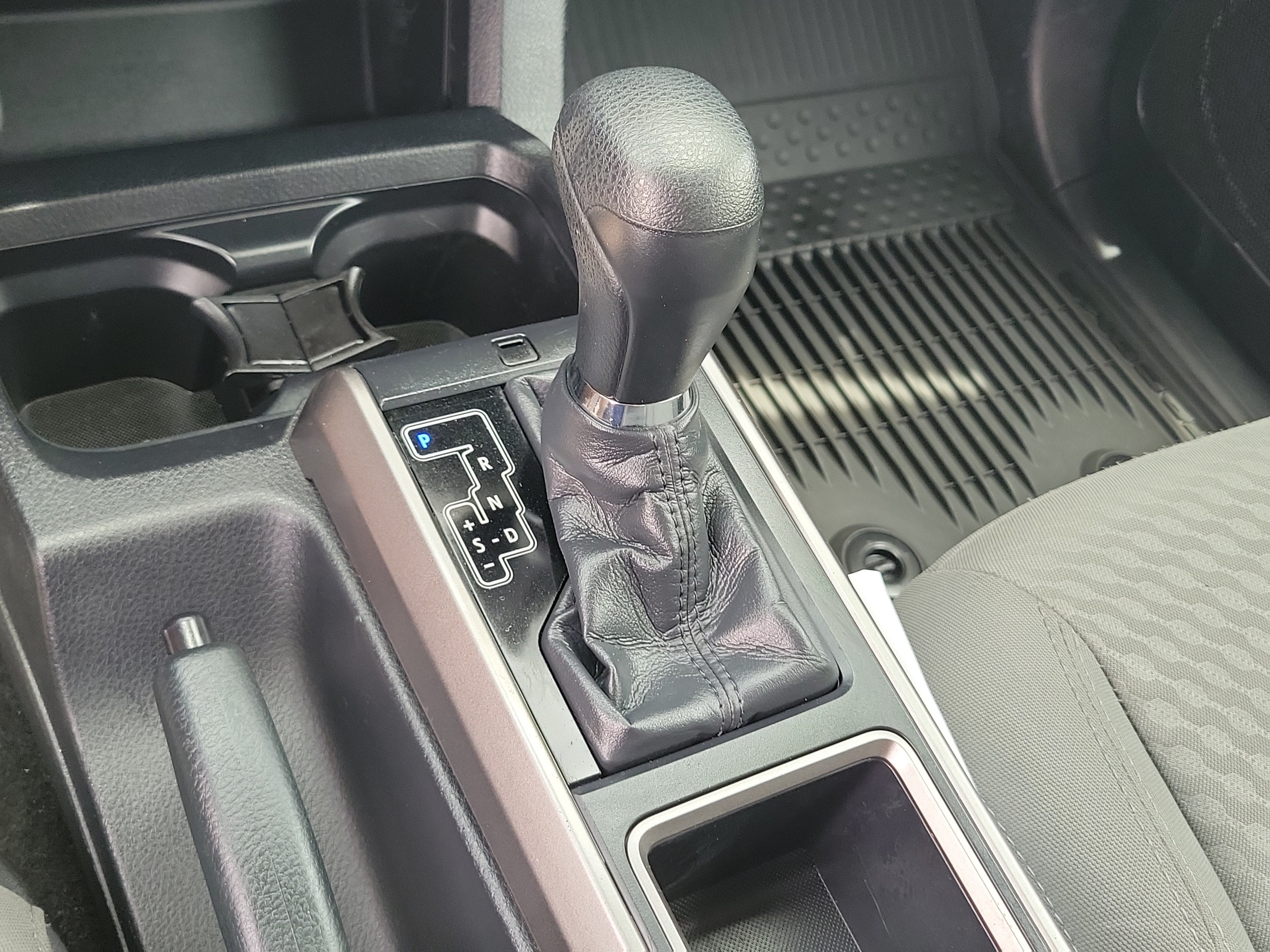 2022 Toyota Tacoma 2WD SR5
