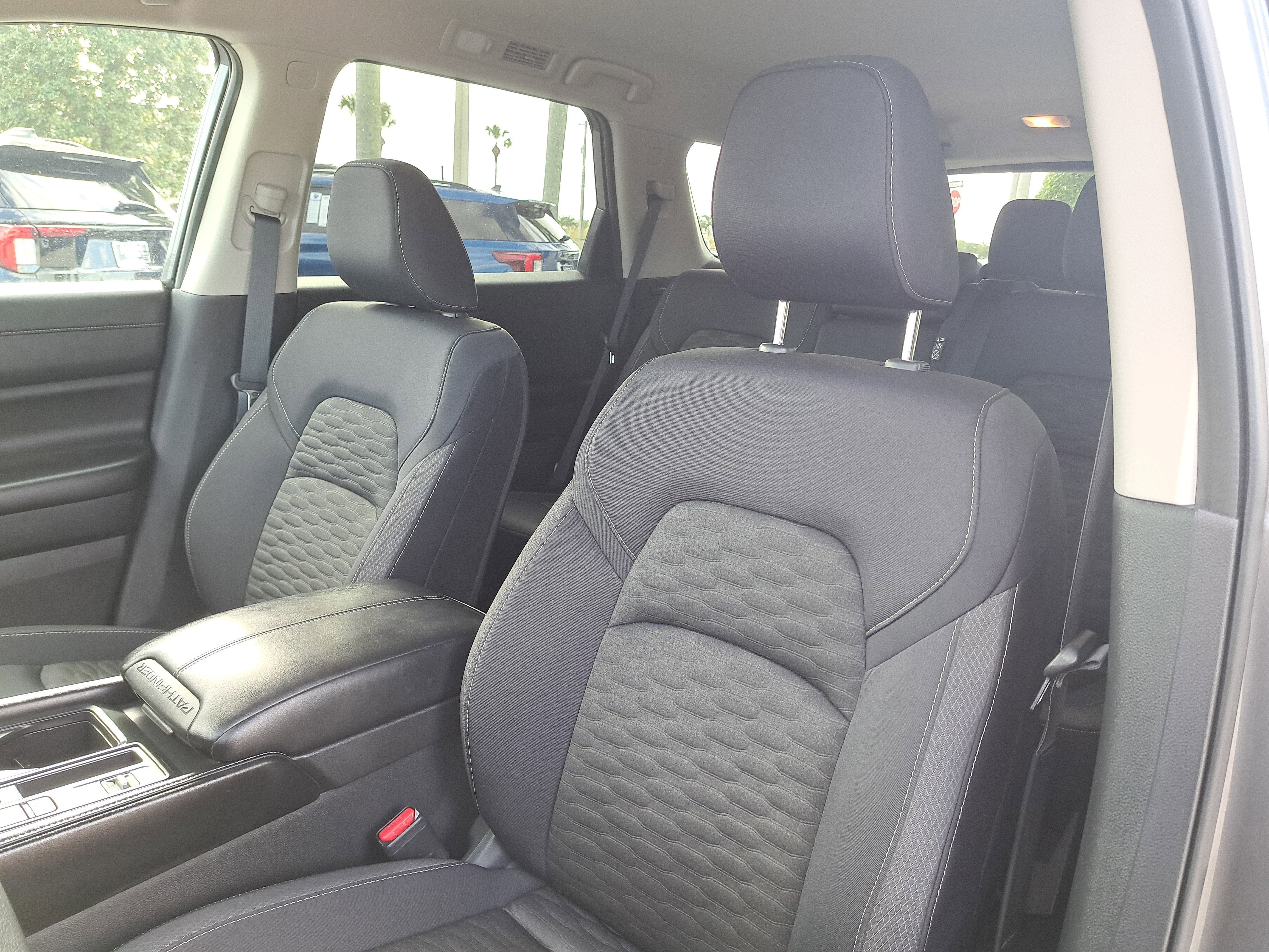 2023 Nissan Pathfinder S