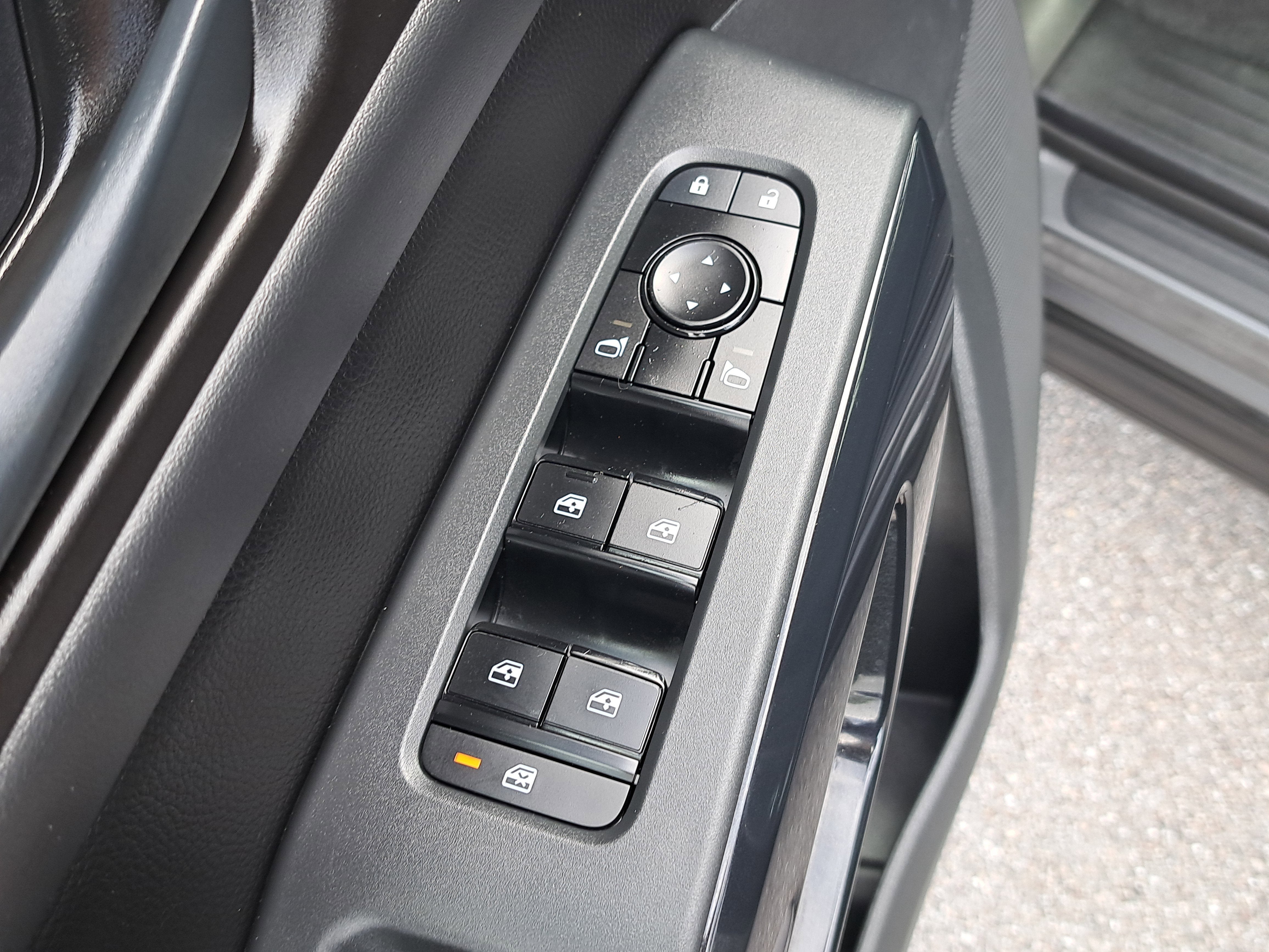 2023 Nissan Pathfinder S