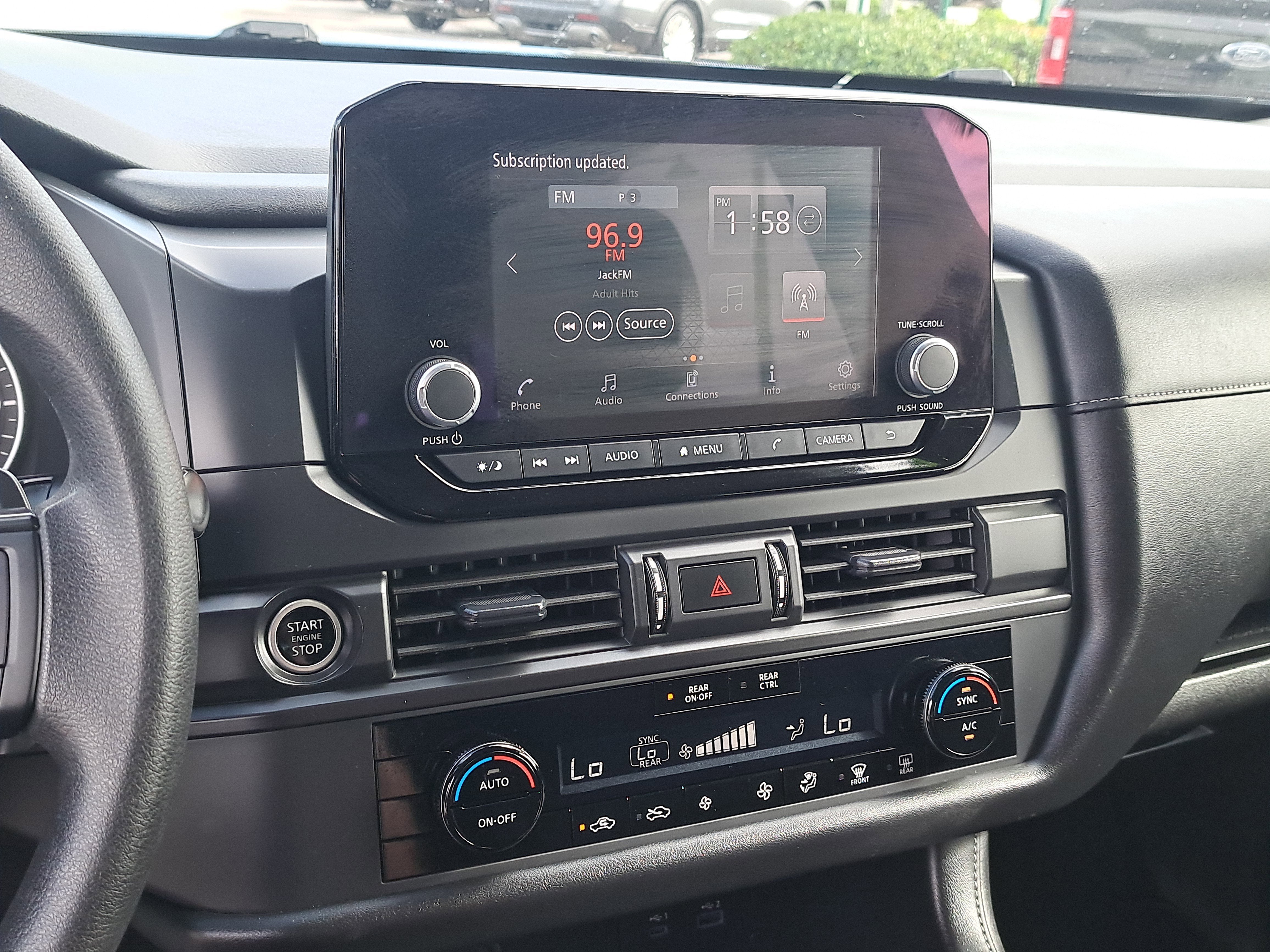 2023 Nissan Pathfinder S