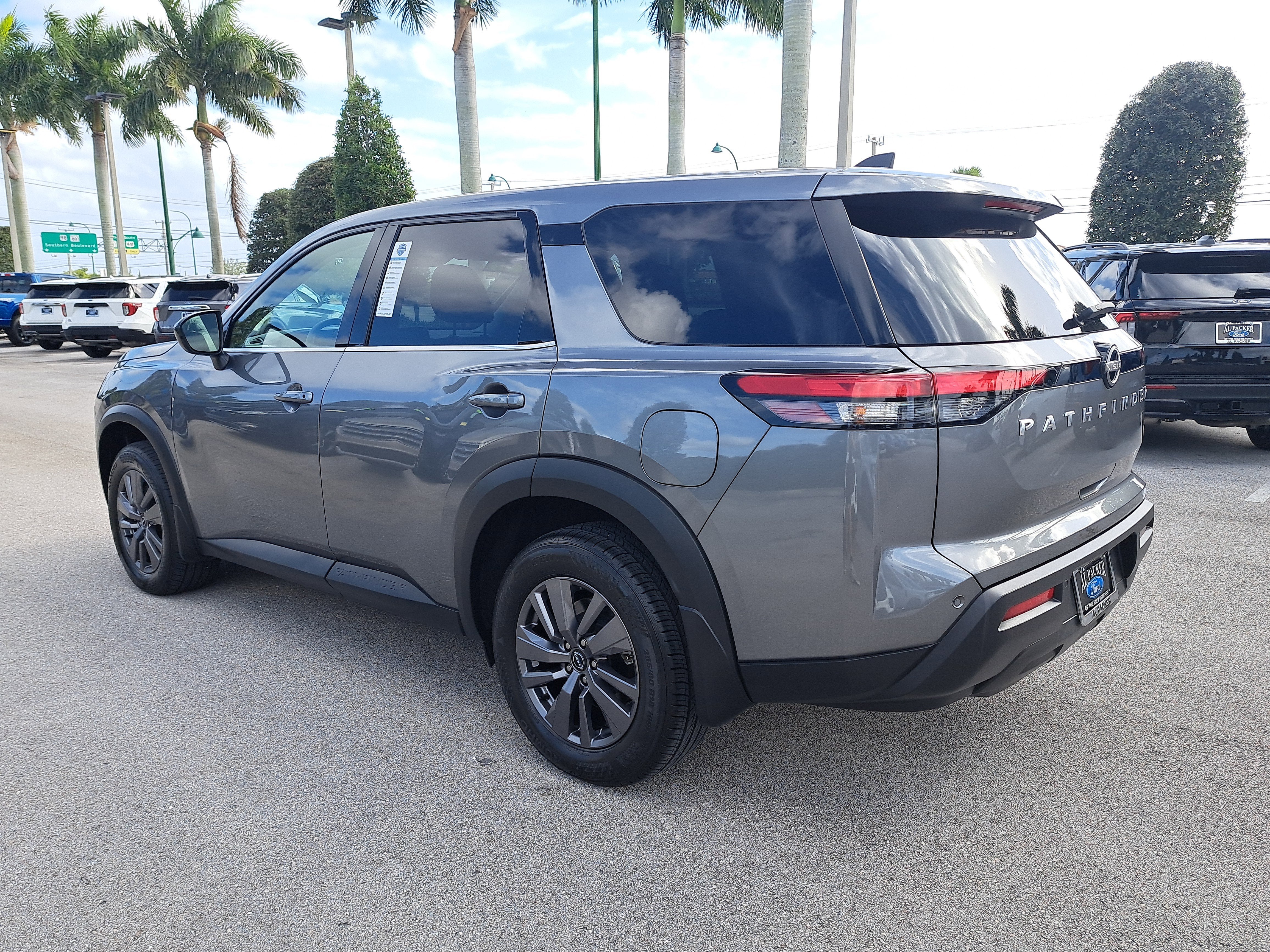 2023 Nissan Pathfinder S