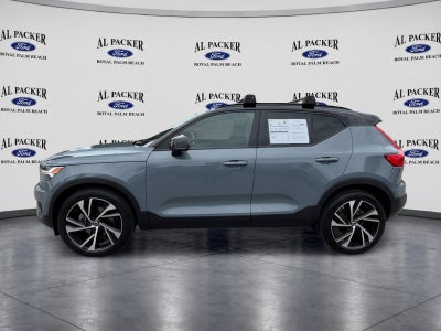 2021 Volvo XC40 R-Design