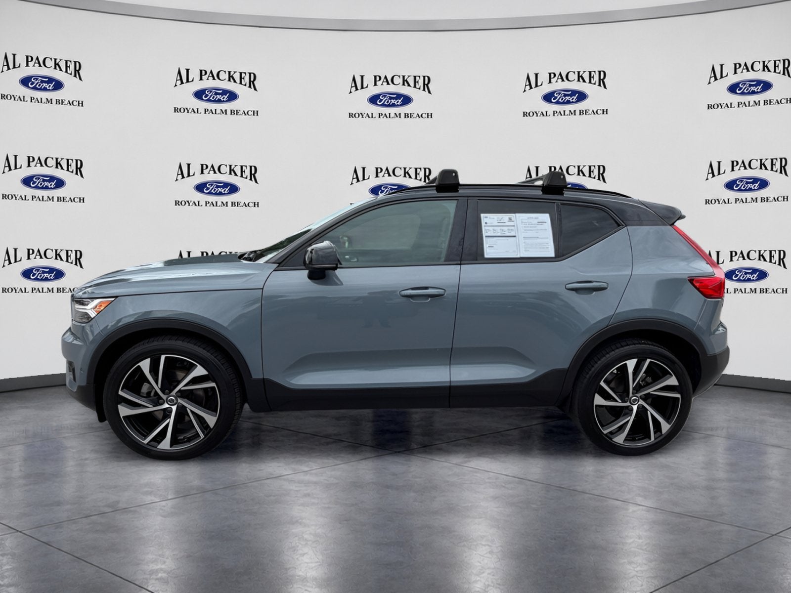 2021 Volvo XC40 R-Design