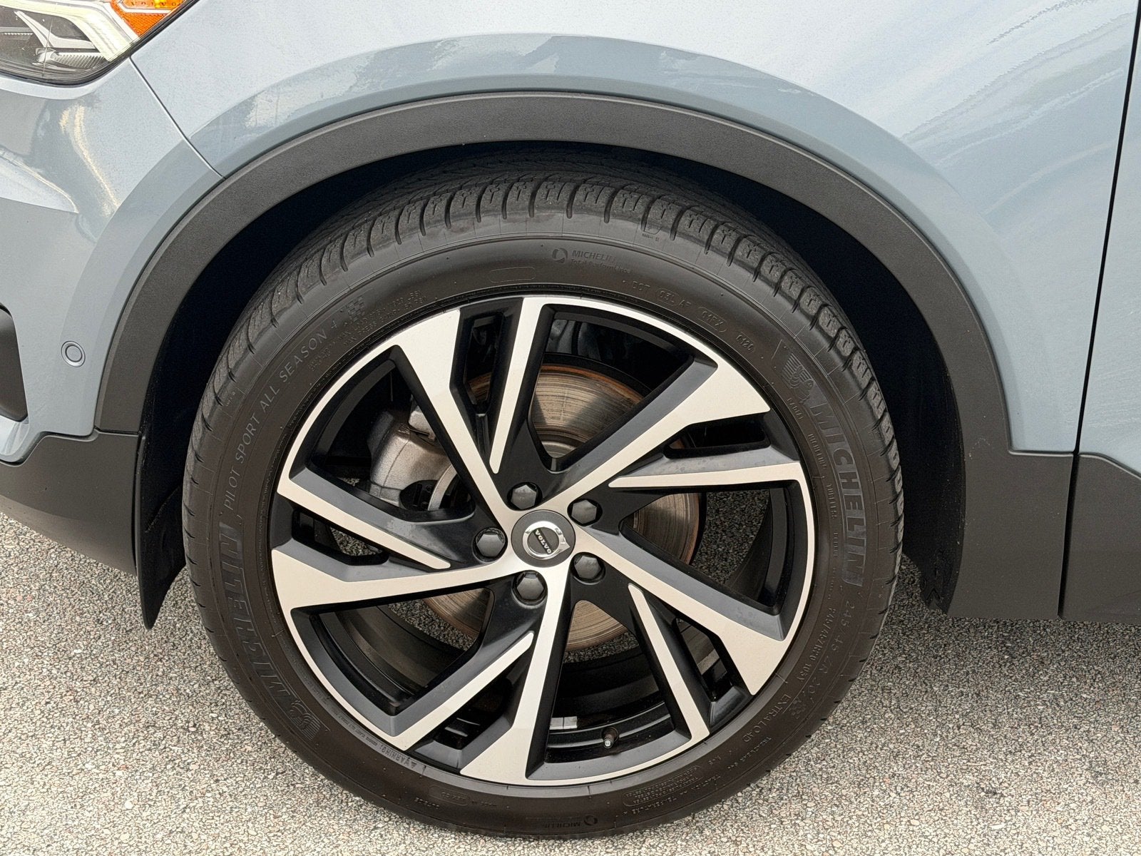 2021 Volvo XC40 R-Design