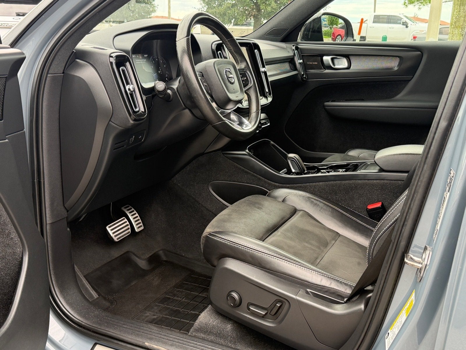 2021 Volvo XC40 R-Design