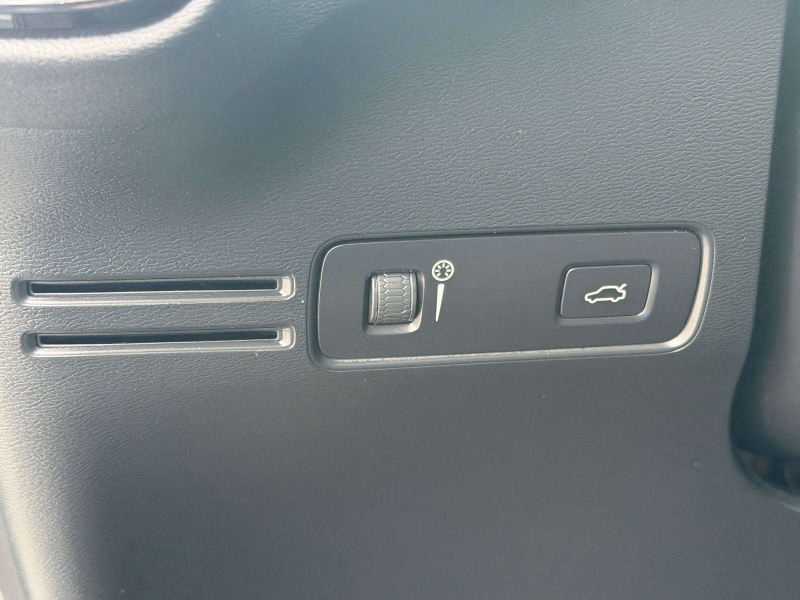 2021 Volvo XC40 R-Design