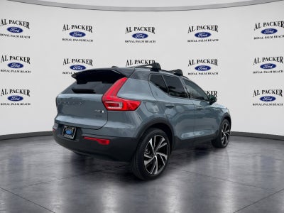 2021 Volvo XC40 R-Design