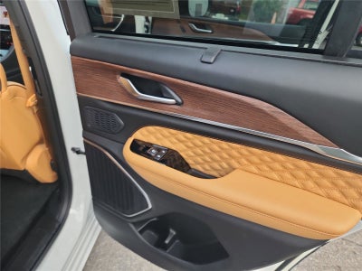 2023 Jeep Grand Cherokee Summit