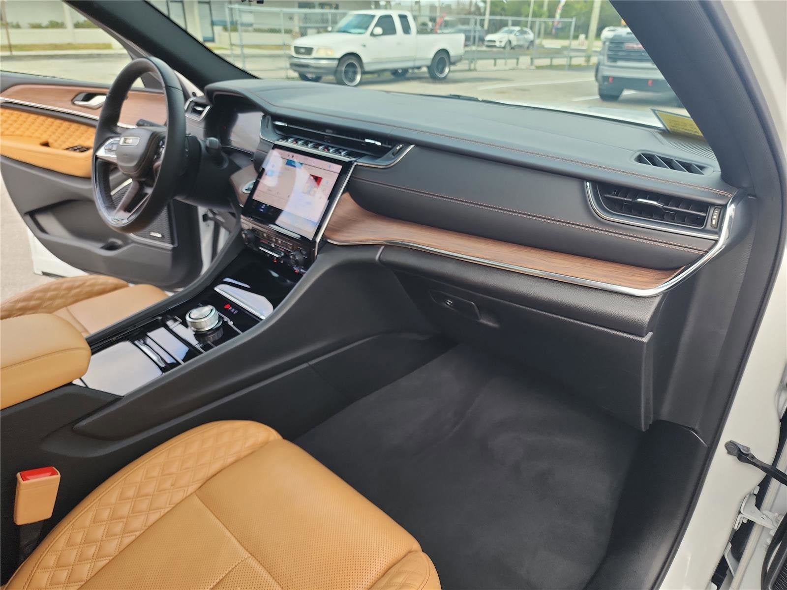 2023 Jeep Grand Cherokee Summit